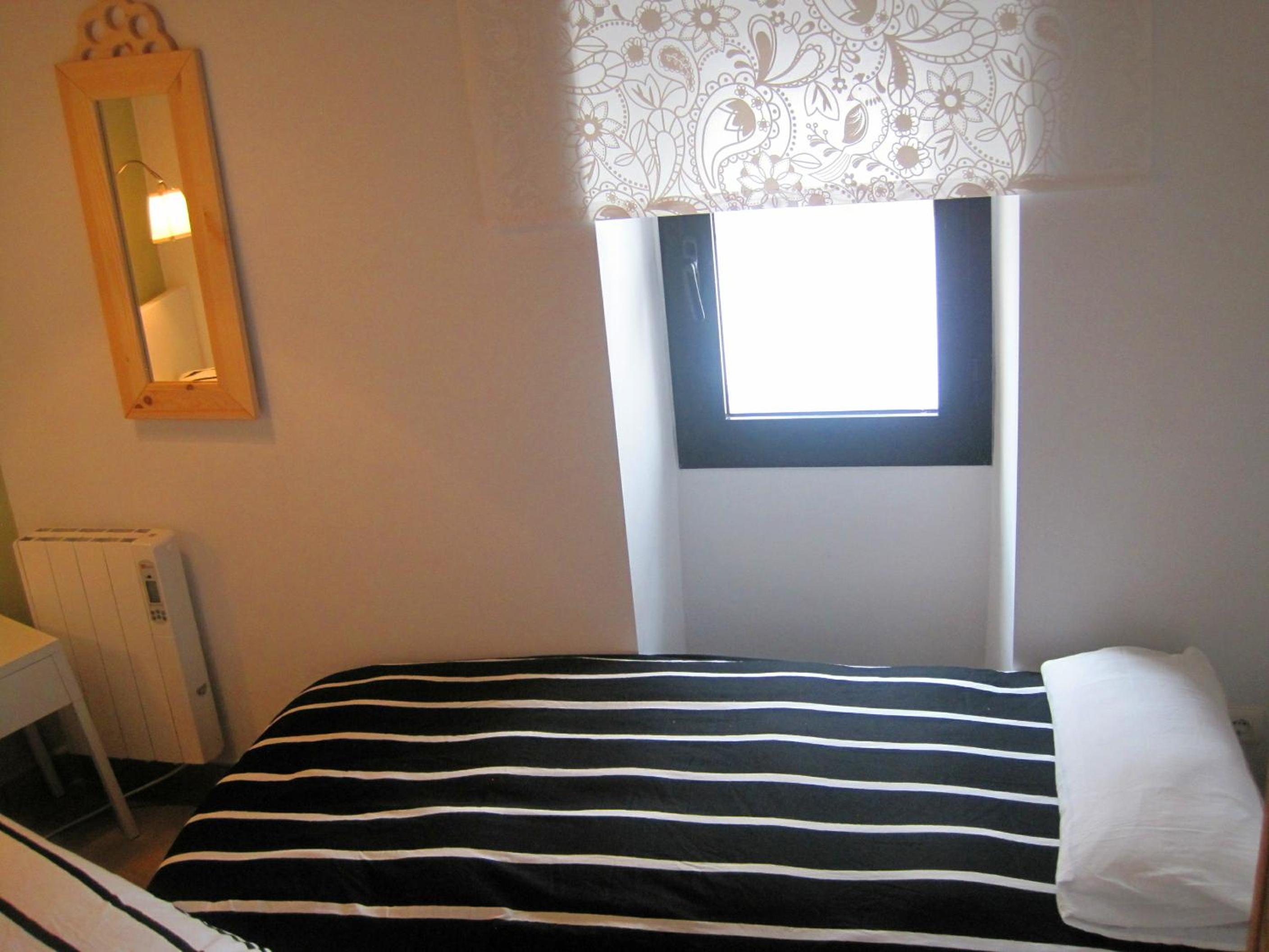 Two-Bedroom House - Photo 35