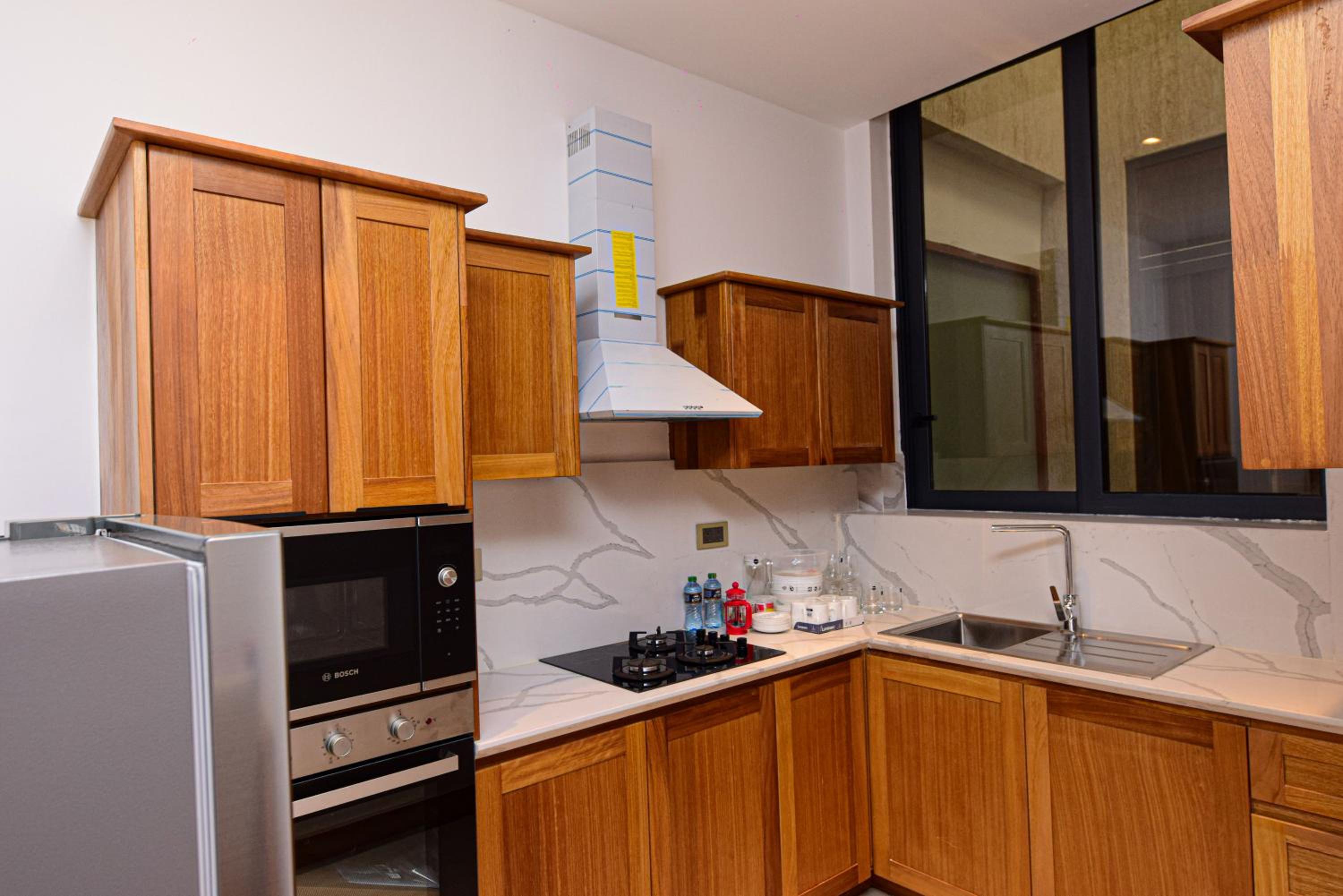 One-Bedroom Apartment - Photo 2