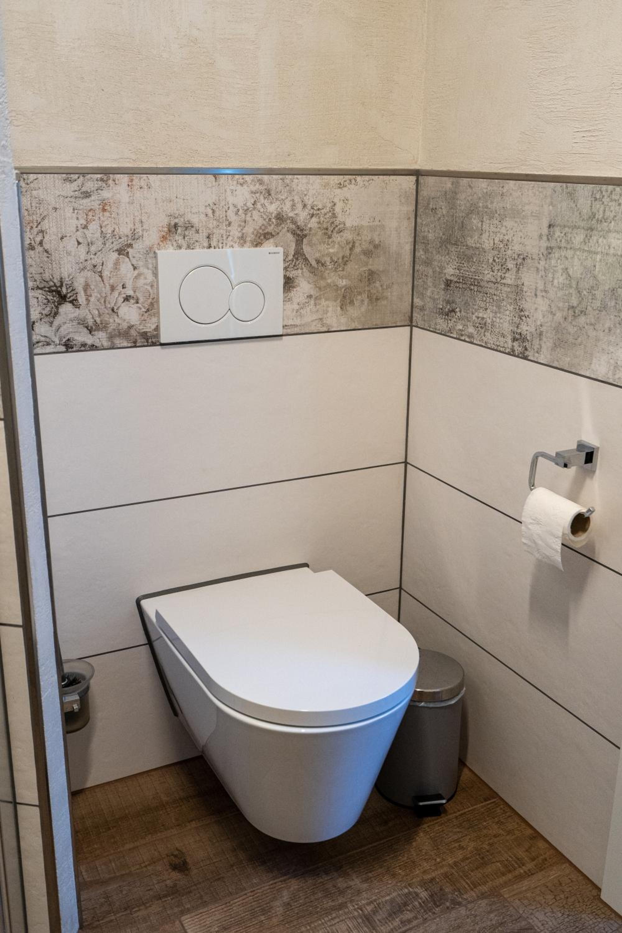 Deluxe Double Room - Photo 12