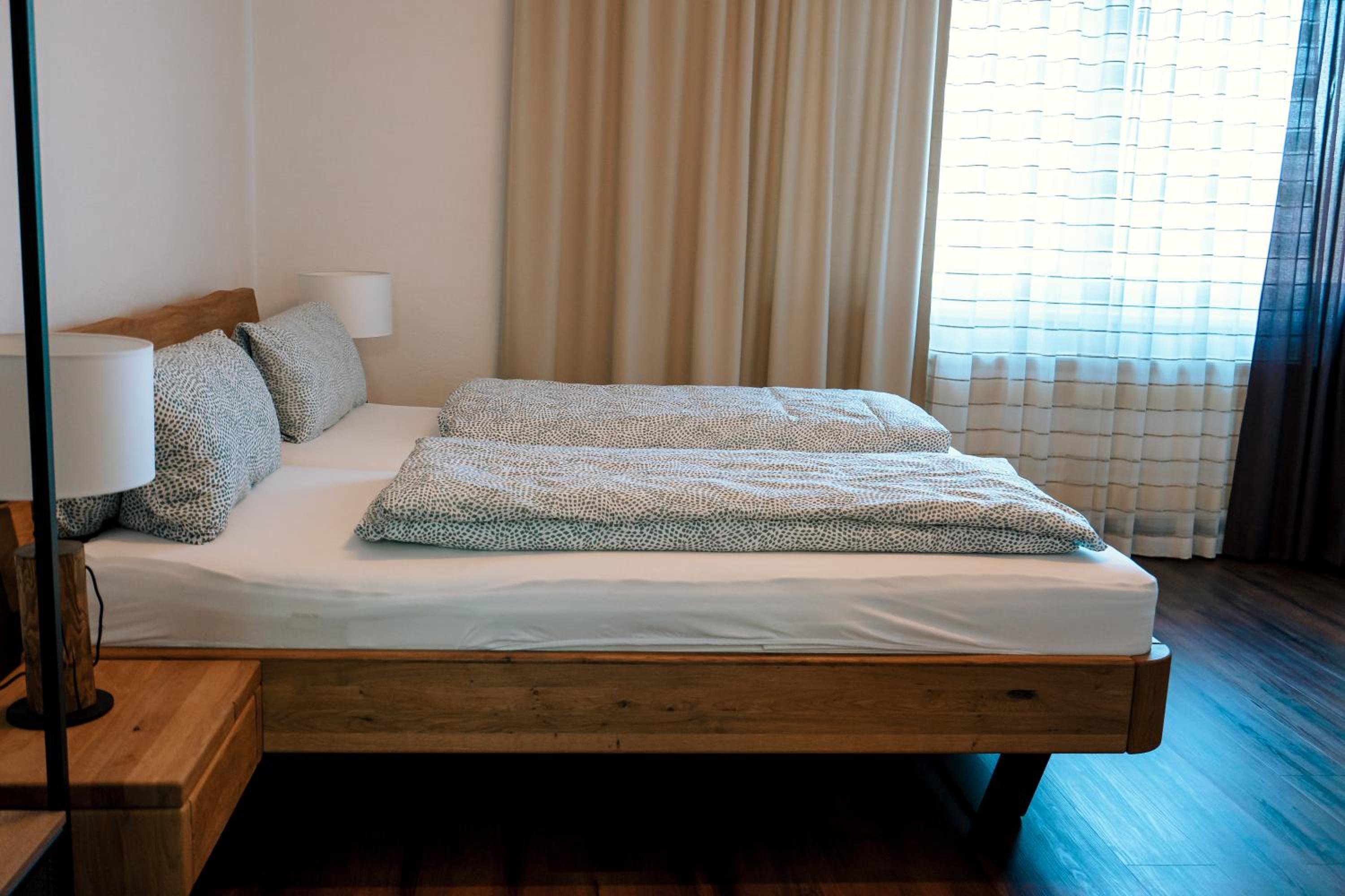 Deluxe Double Room - Photo 11