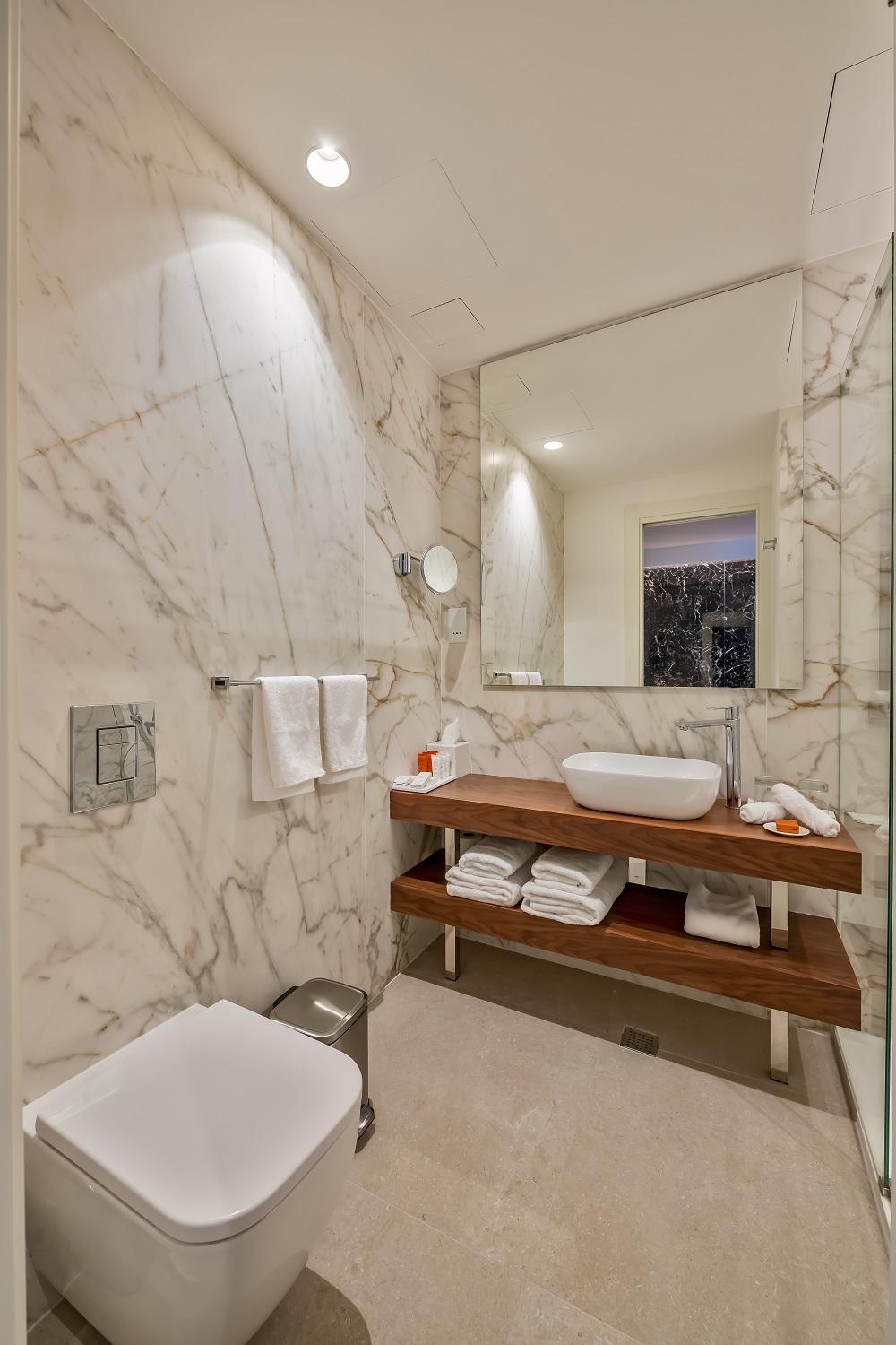Deluxe Suite with Sea View photo 2