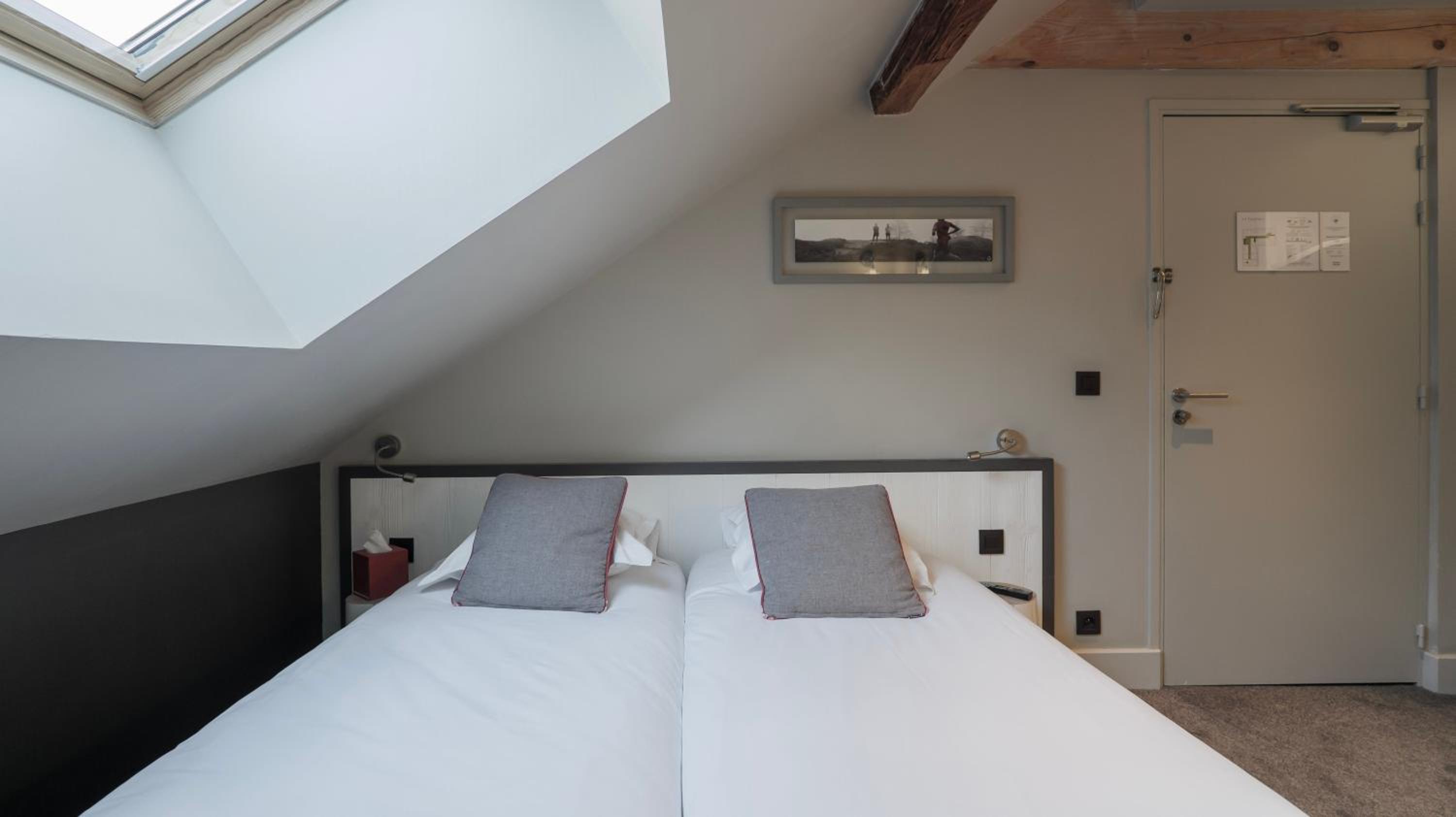 Standard Double or Twin Room - Photo 3