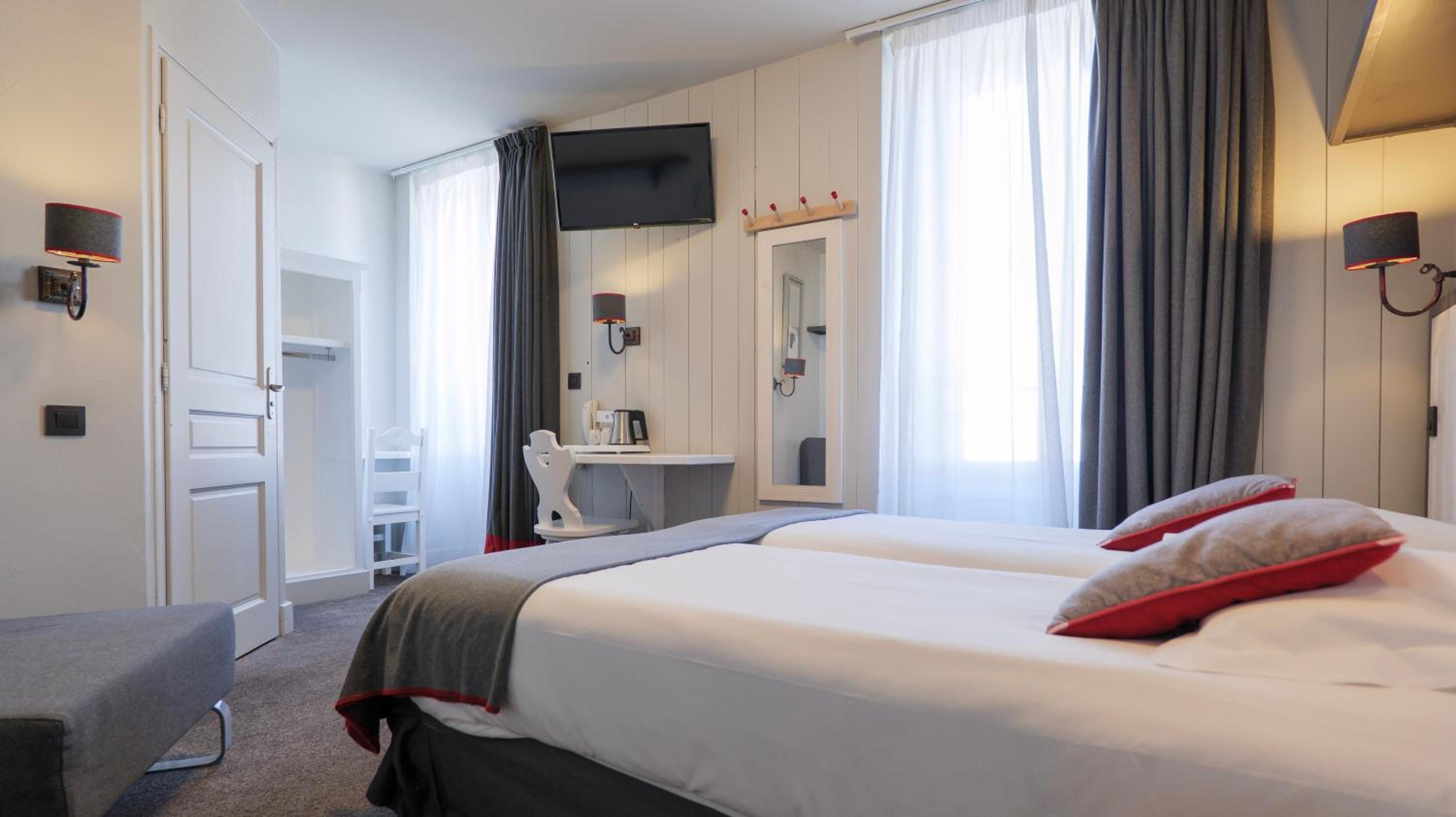Standard Double or Twin Room - Photo 4