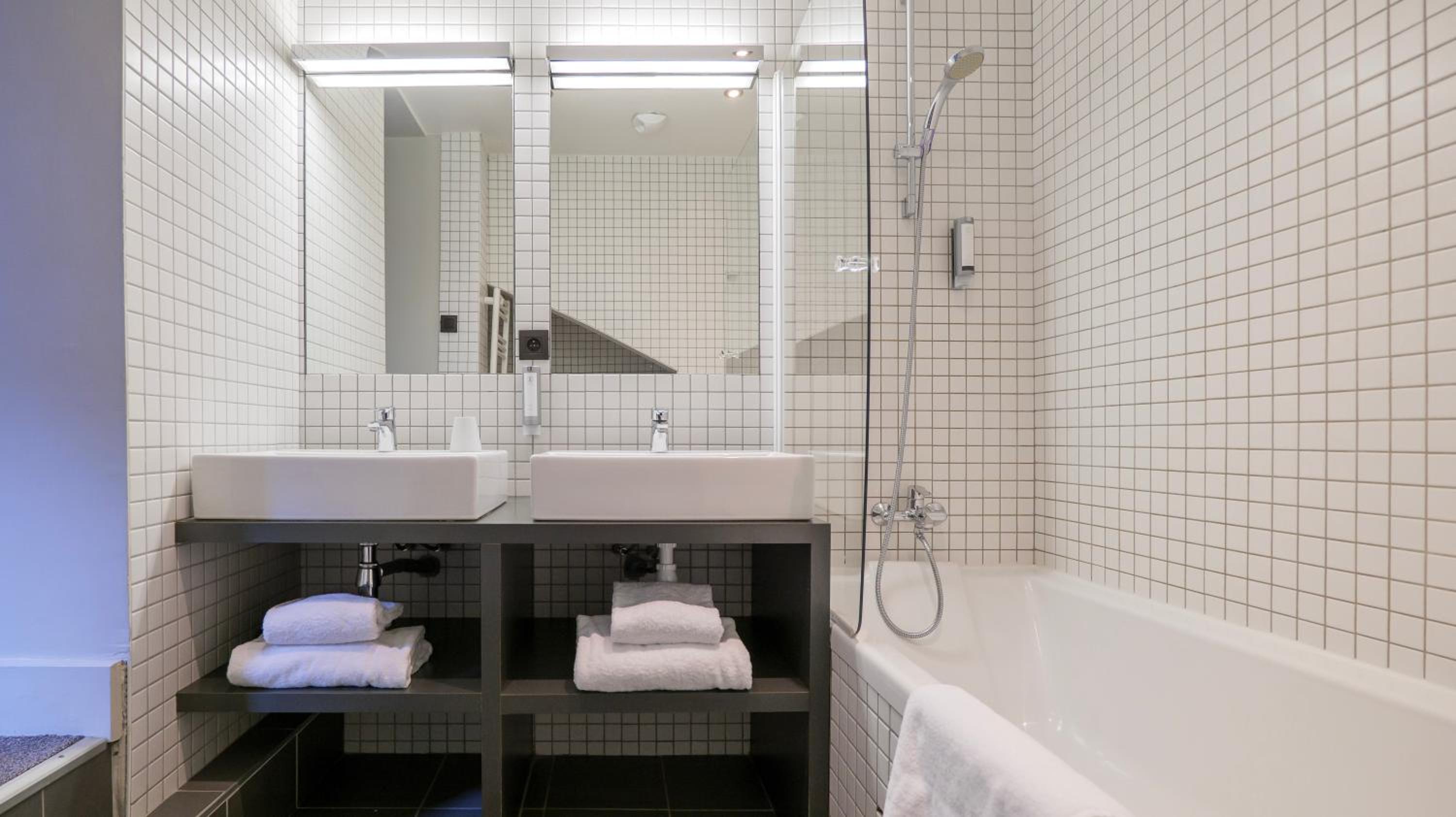 Standard Double or Twin Room - Photo 6