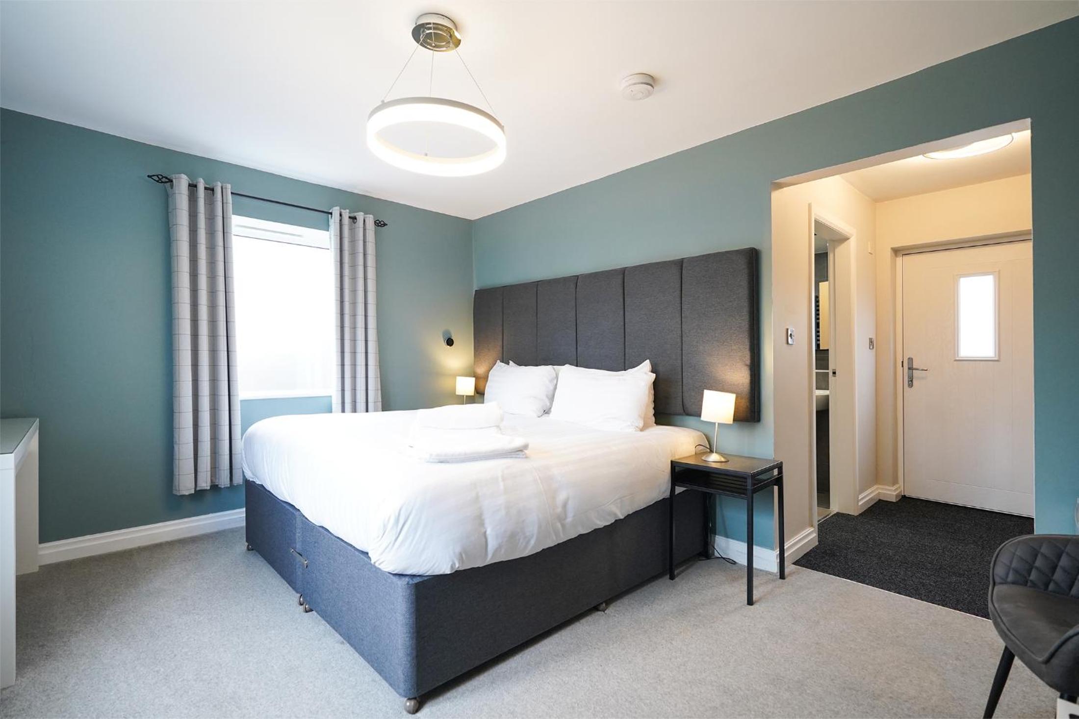 Deluxe Double or Twin Room with Mountain View (Winnats) - Photo 1