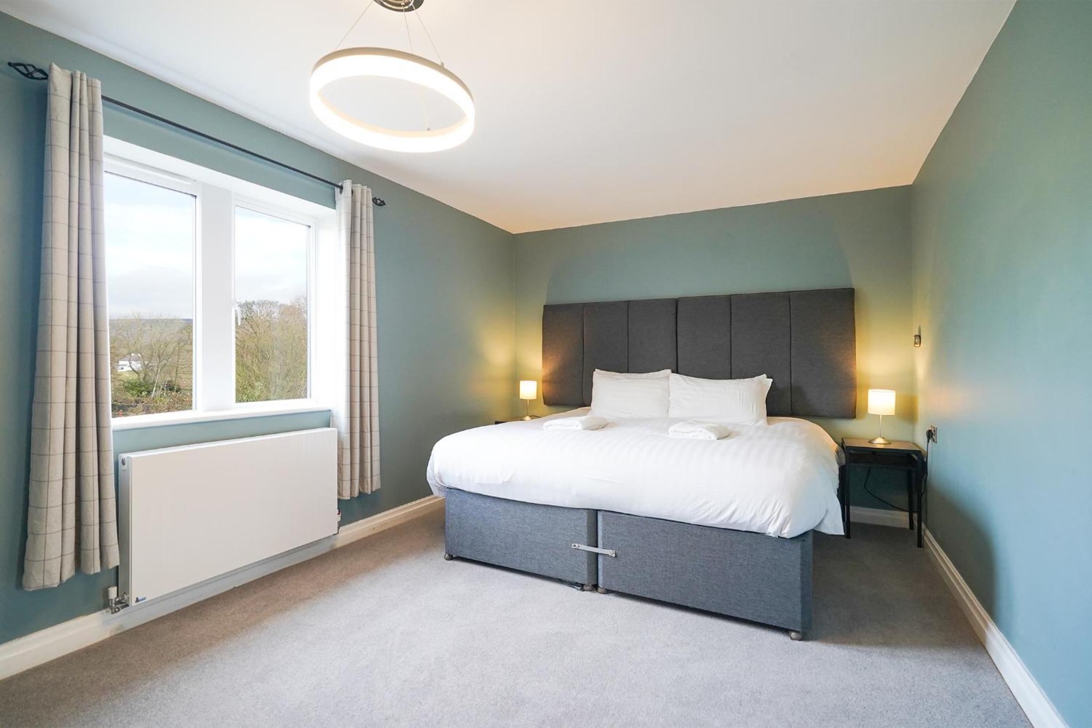 Deluxe Double or Twin Room with Mountain View