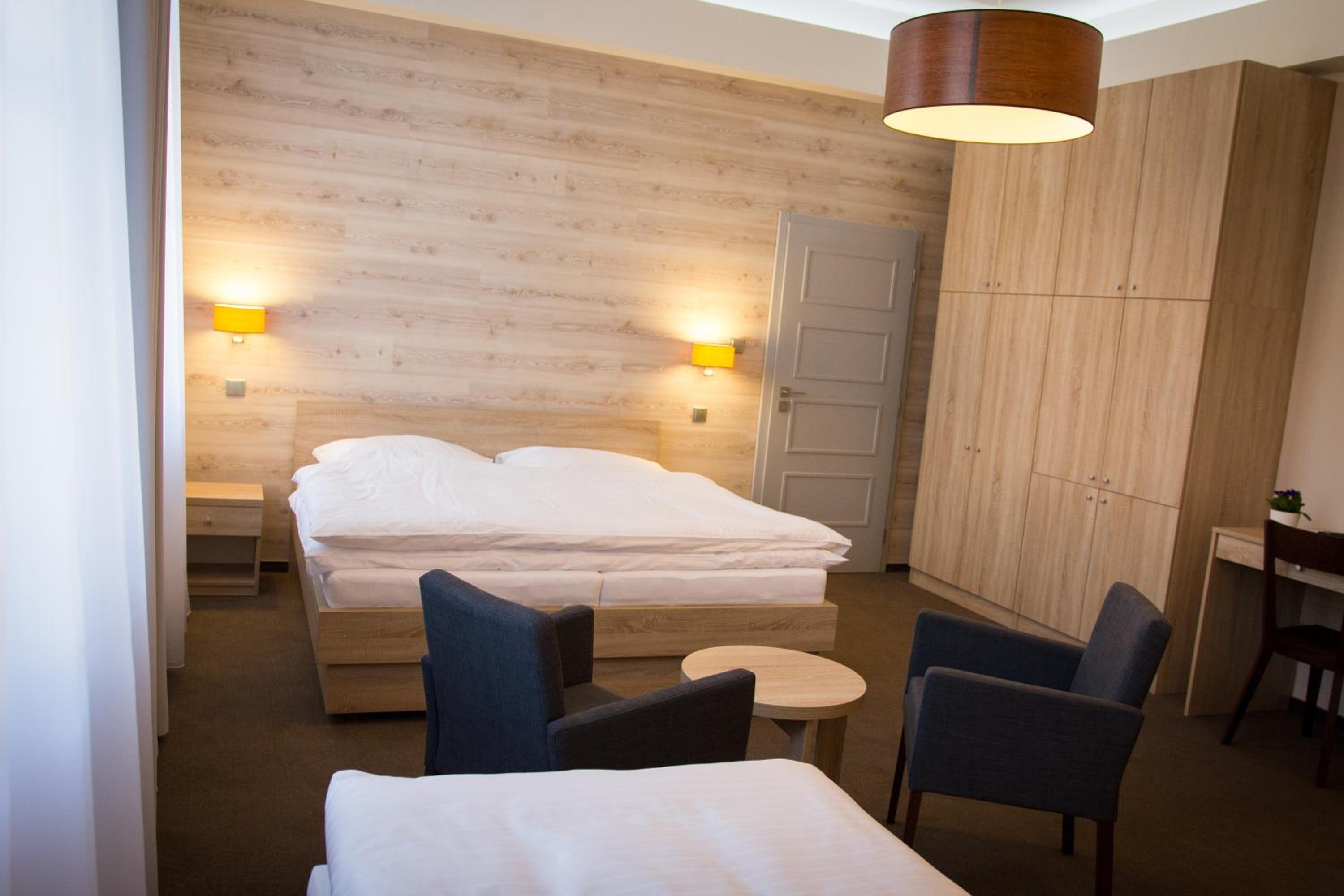 Standard Triple Room - Photo 1