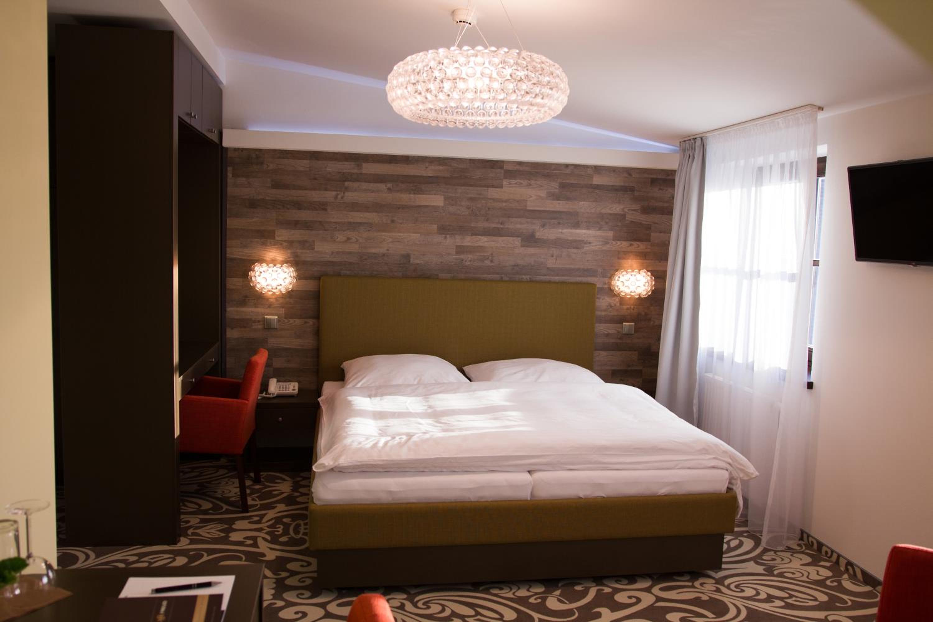 Deluxe Queen Room - Photo 4
