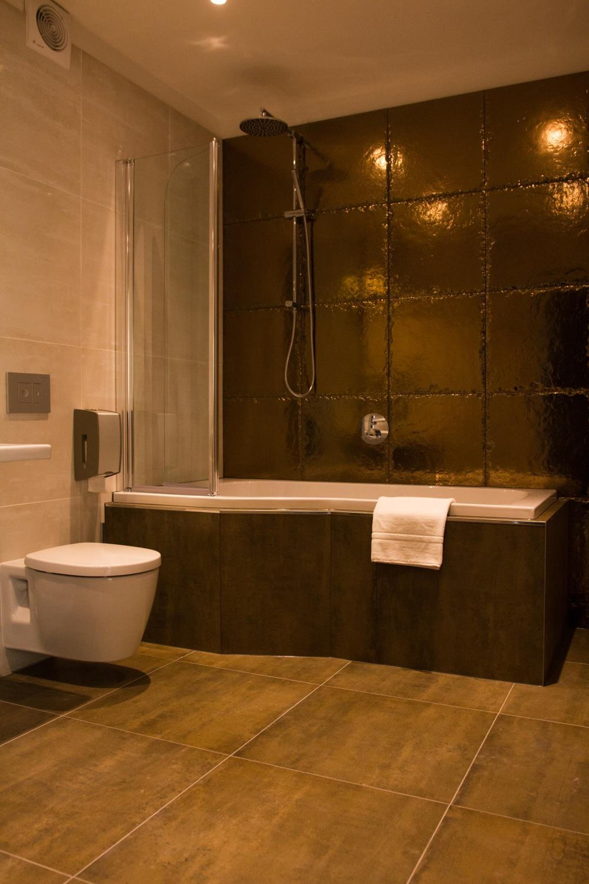 Suite - Photo 2