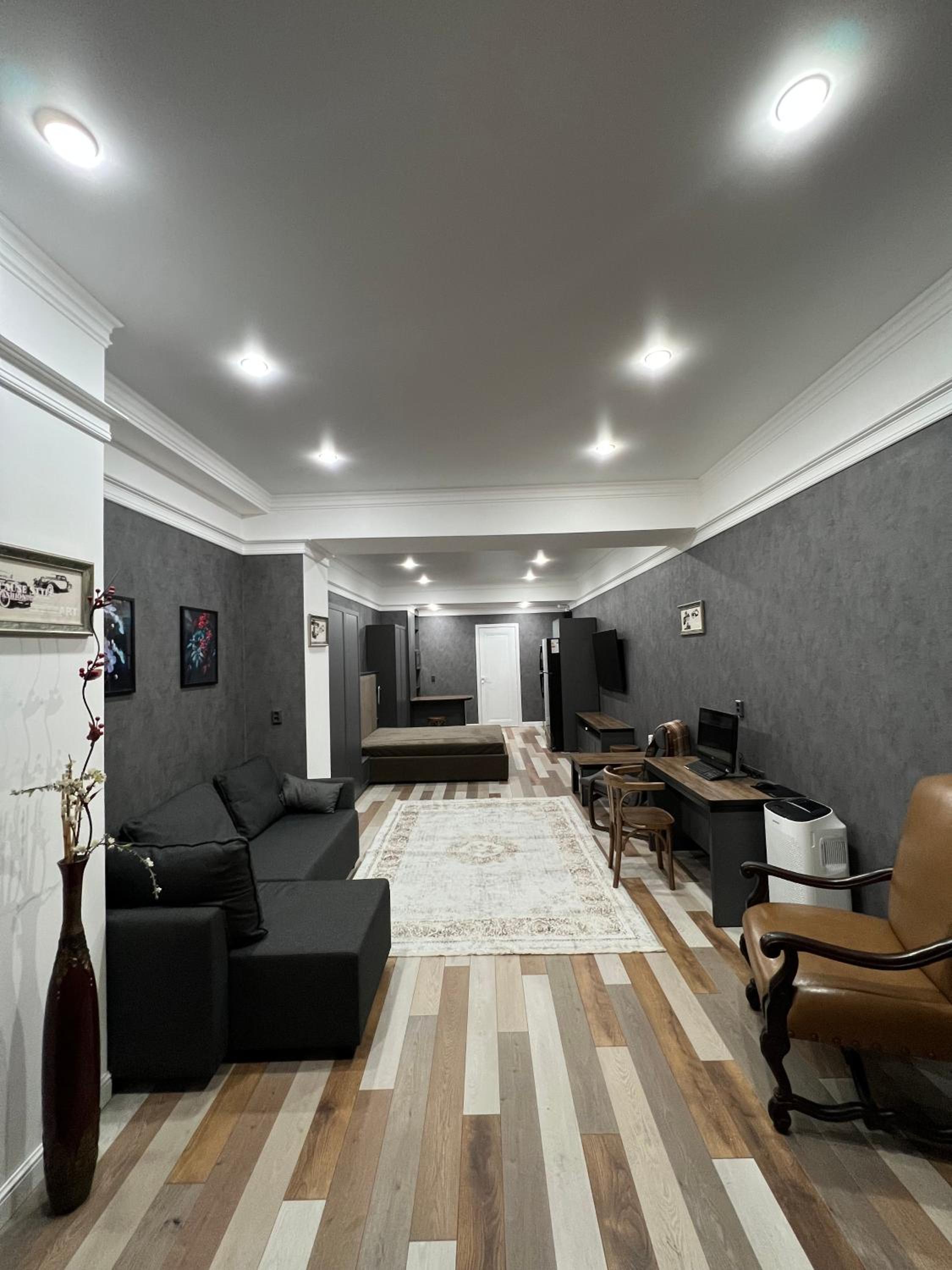 Deluxe King Studio photo 1