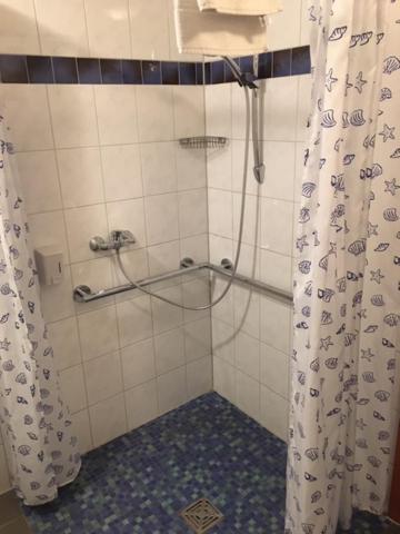 Double Room - Disability Access - Photo 3