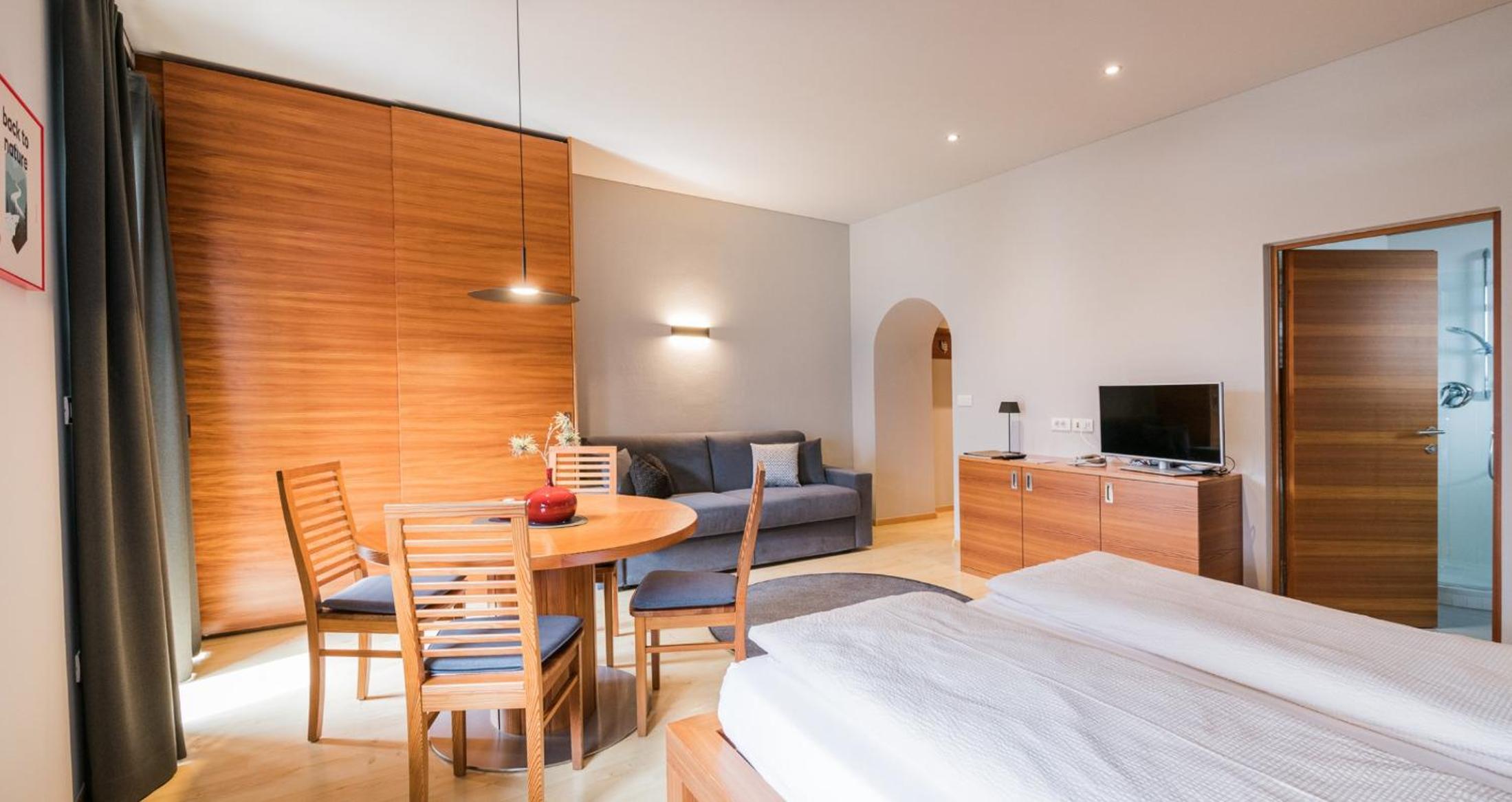 Studio Apartment photo 2
