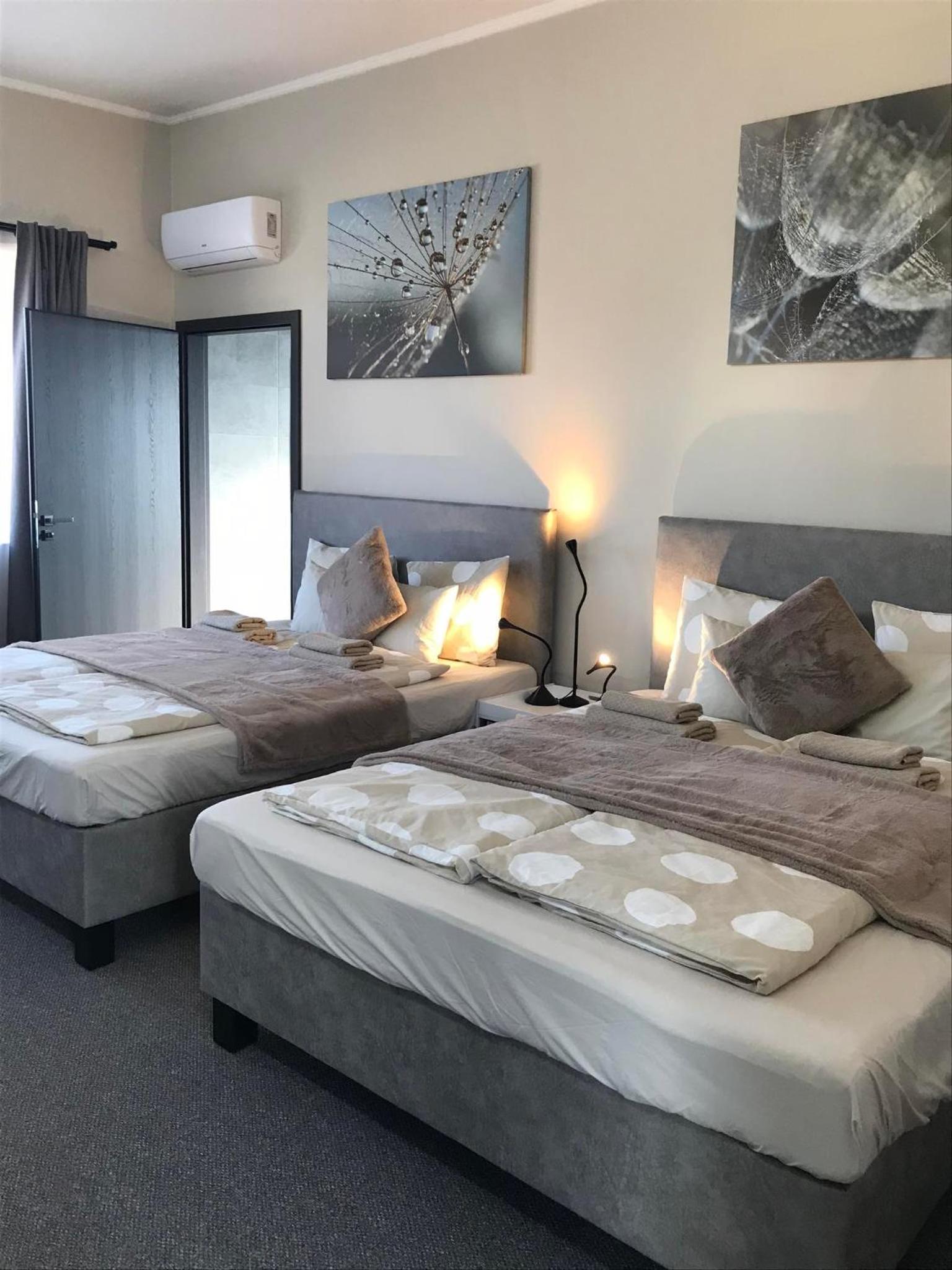 Quadruple Room - Disability Access - Photo 1