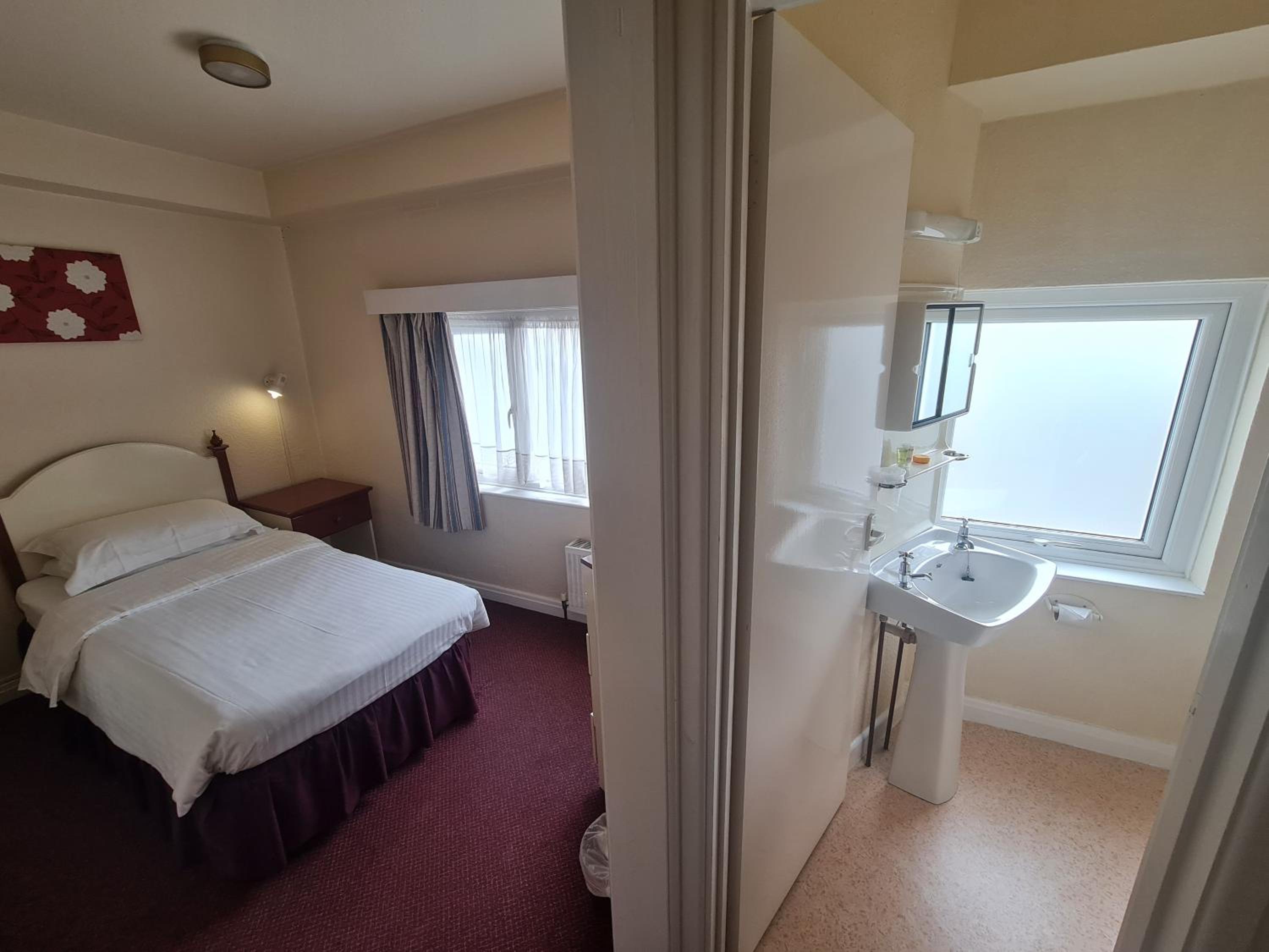 Single Room with Street View
