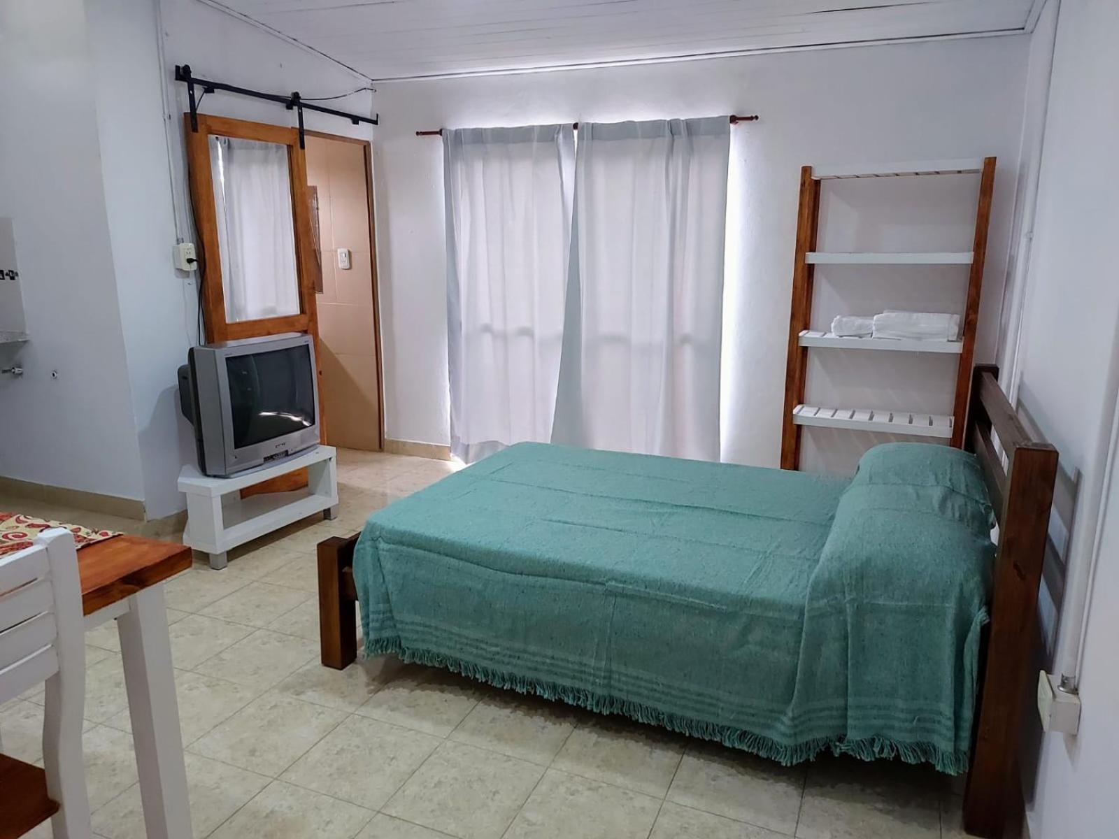 One-Bedroom Apartment photo 1