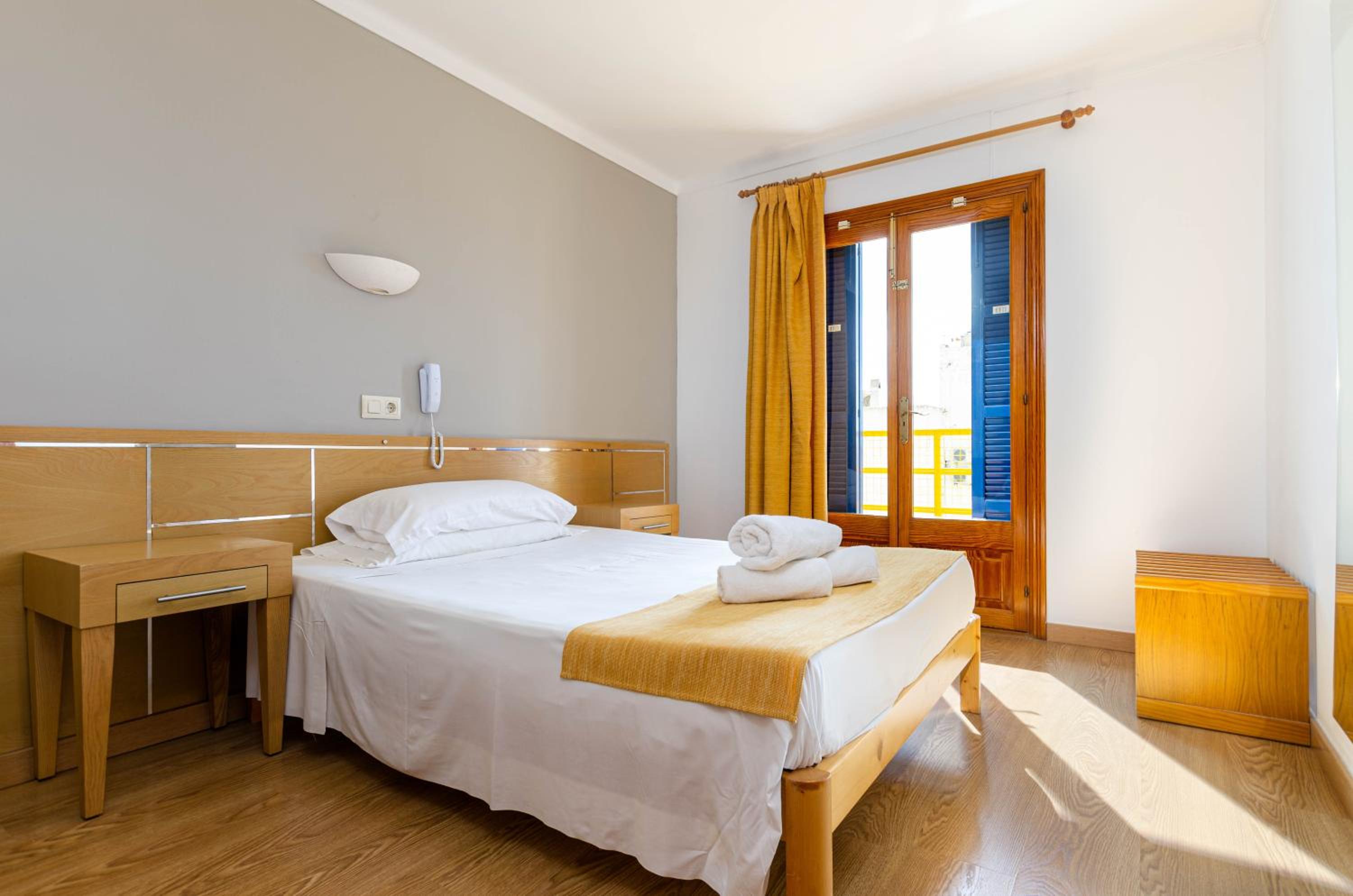 Habitación Sencilla con Balcón