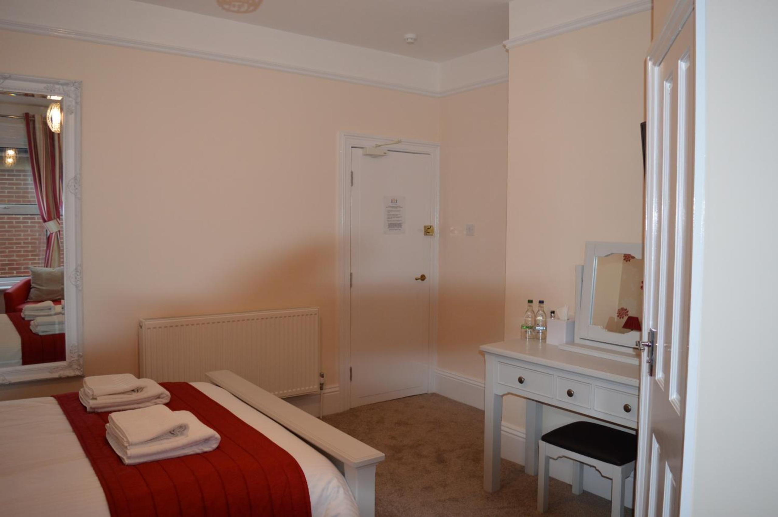 Double Room with Private Bathroom photo 2