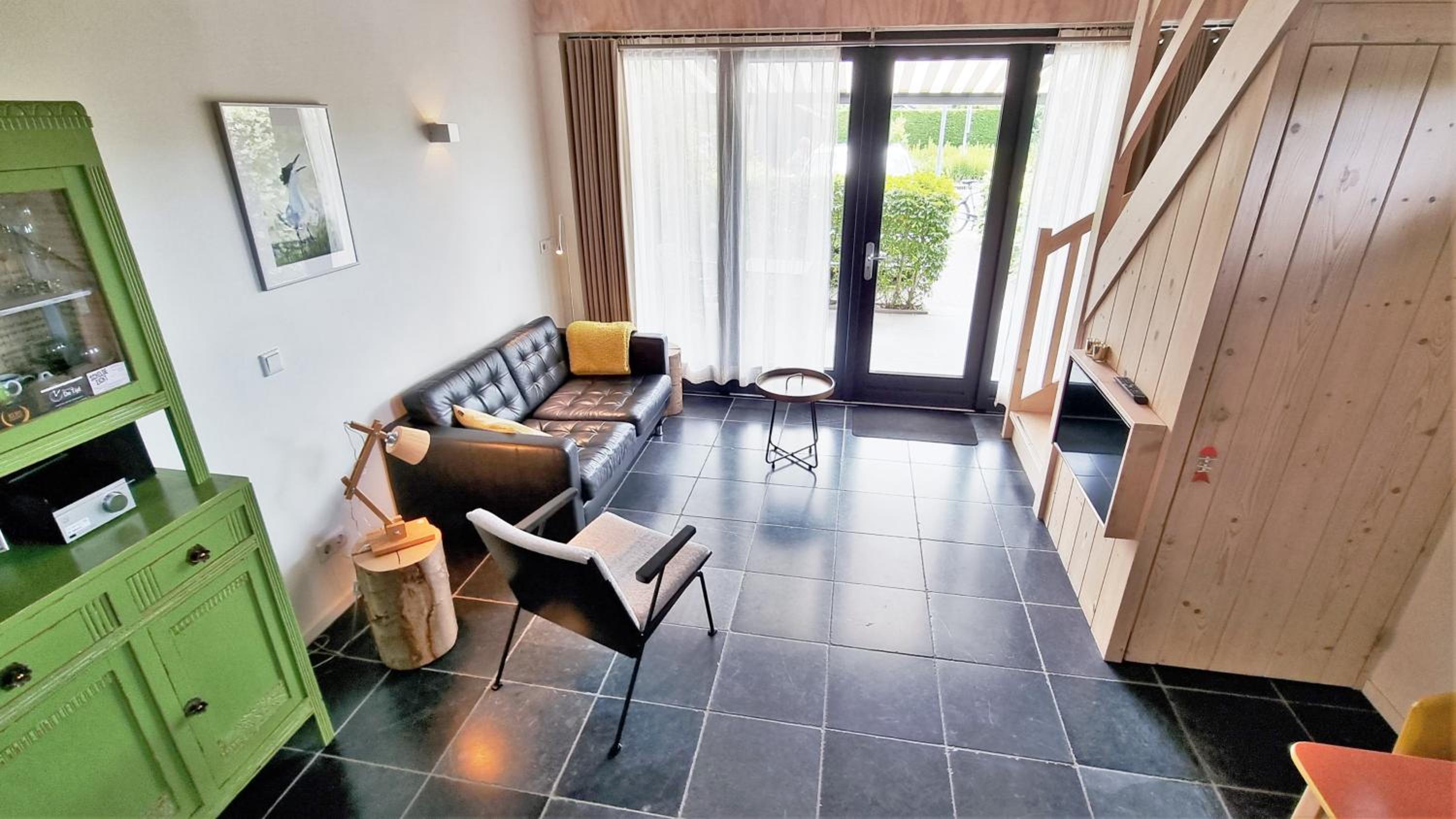 One-Bedroom House photo 1