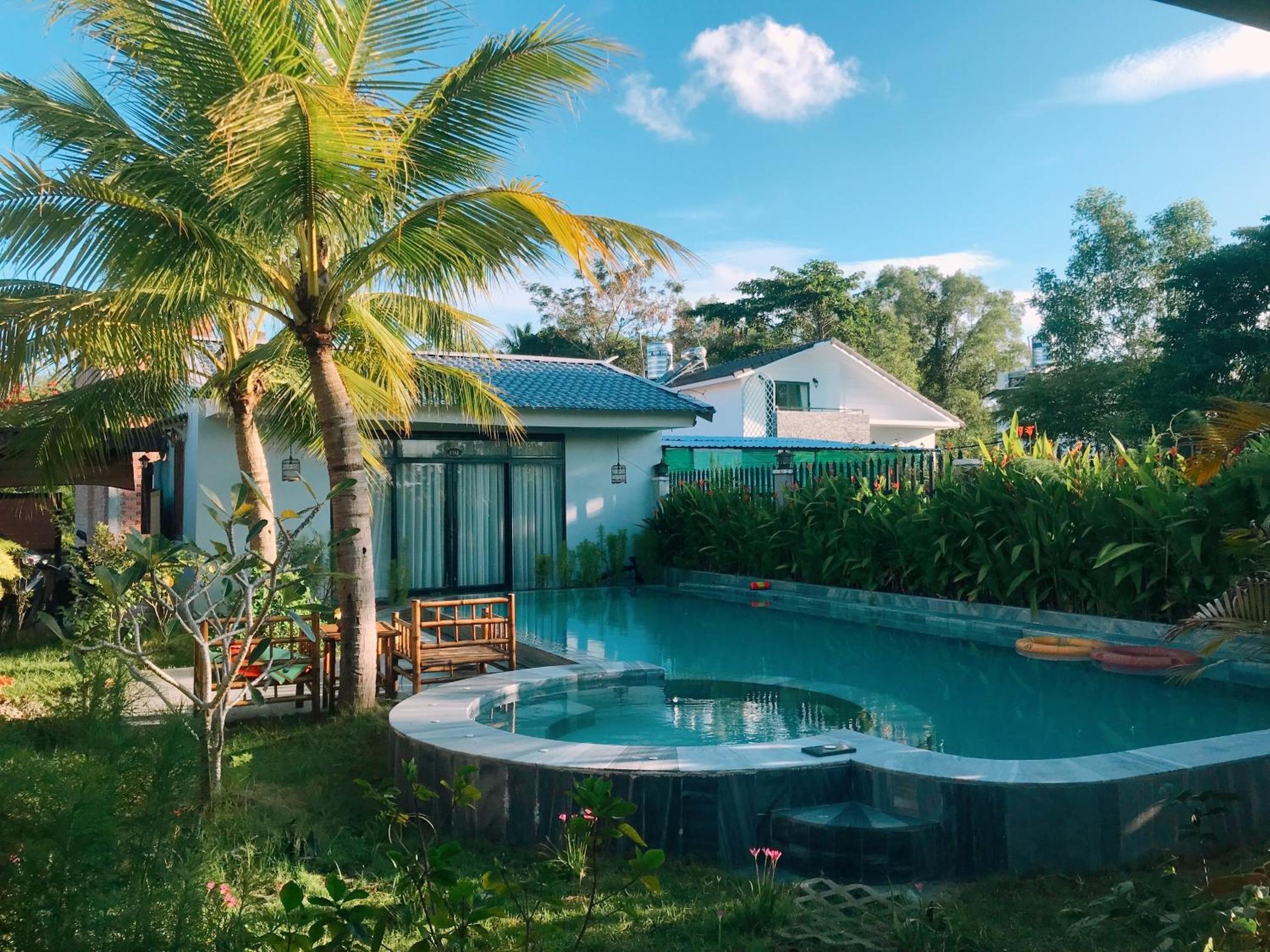 Double Room with Pool View - Photo 6