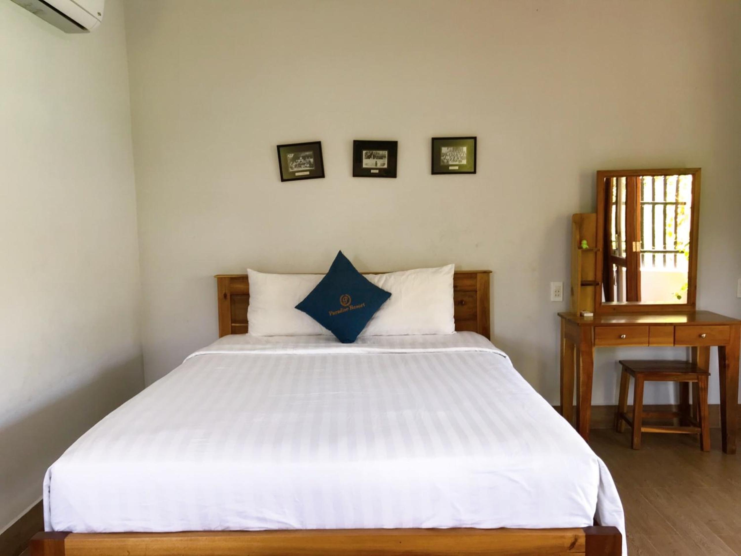 Double Room with Pool View - Photo 1
