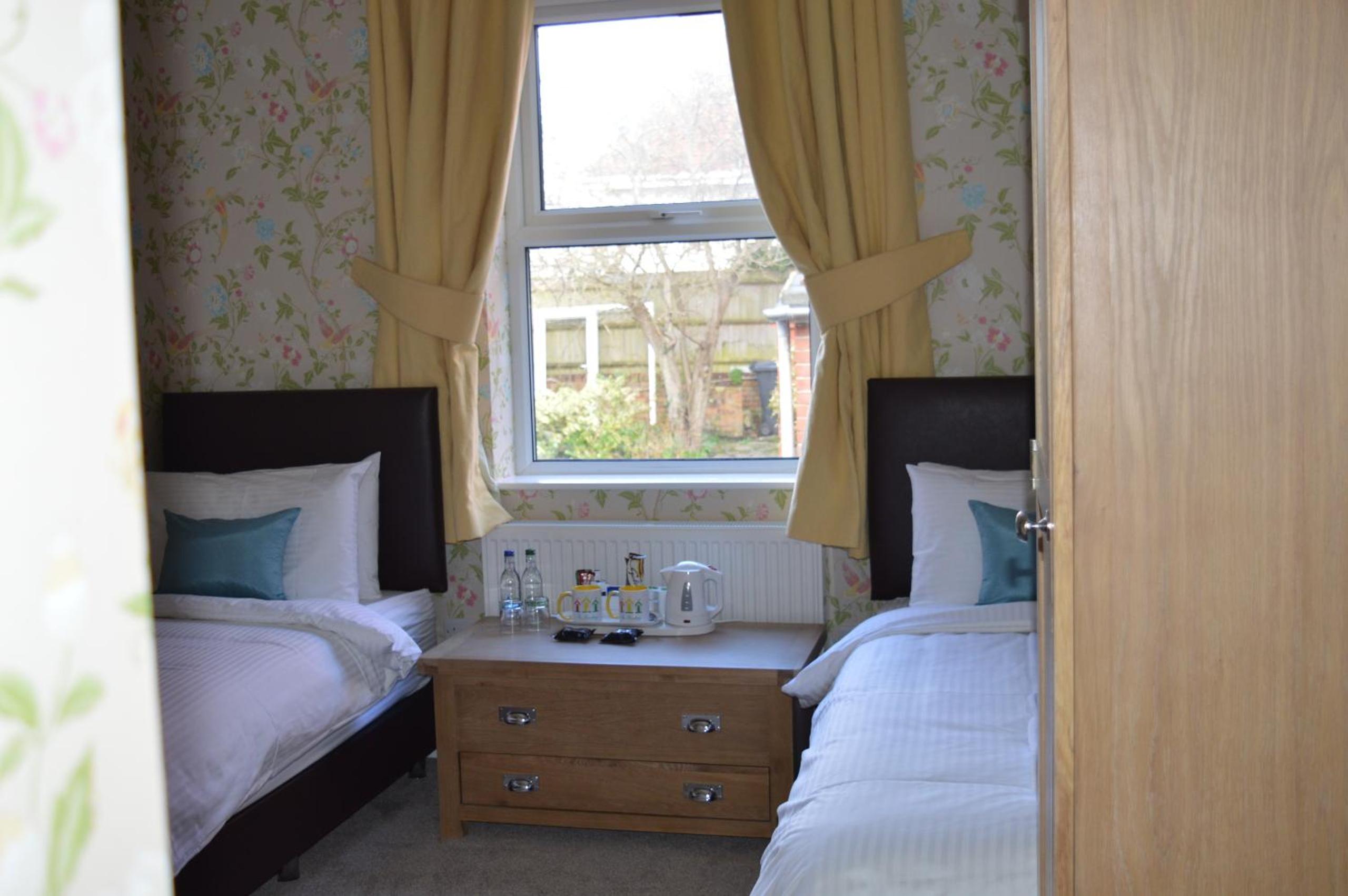 Twin Room with Shower photo 3