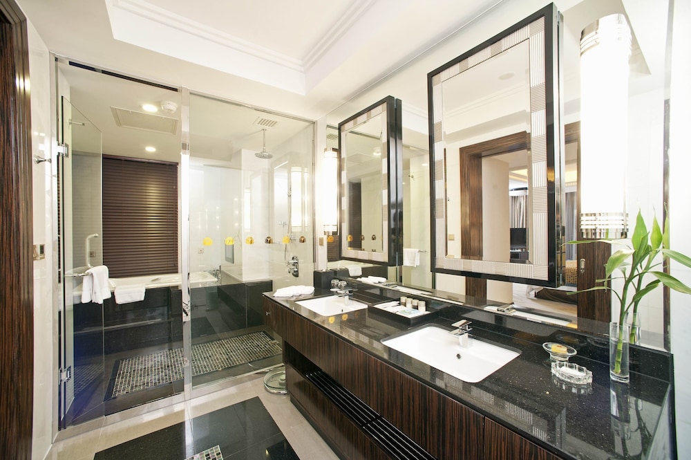 Luxury Suite photo 2