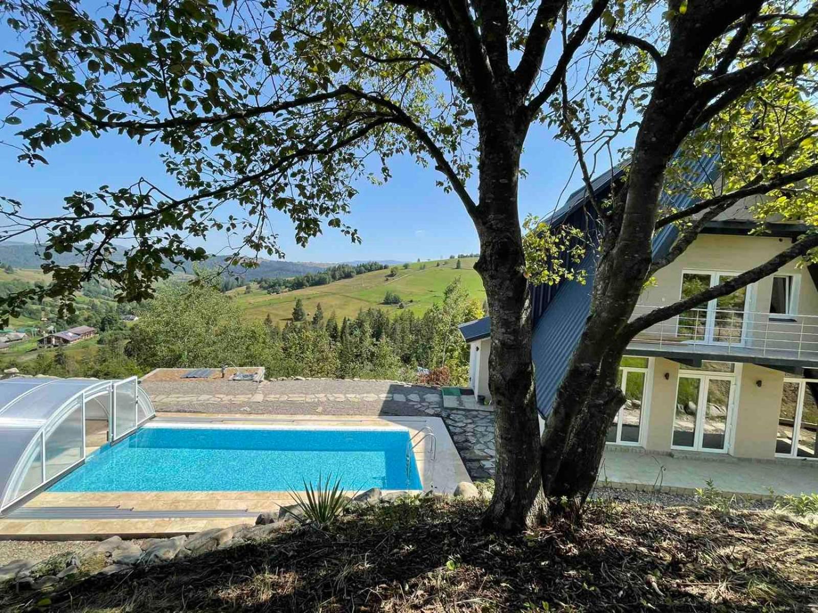 Three-Bedroom Chalet photo 1