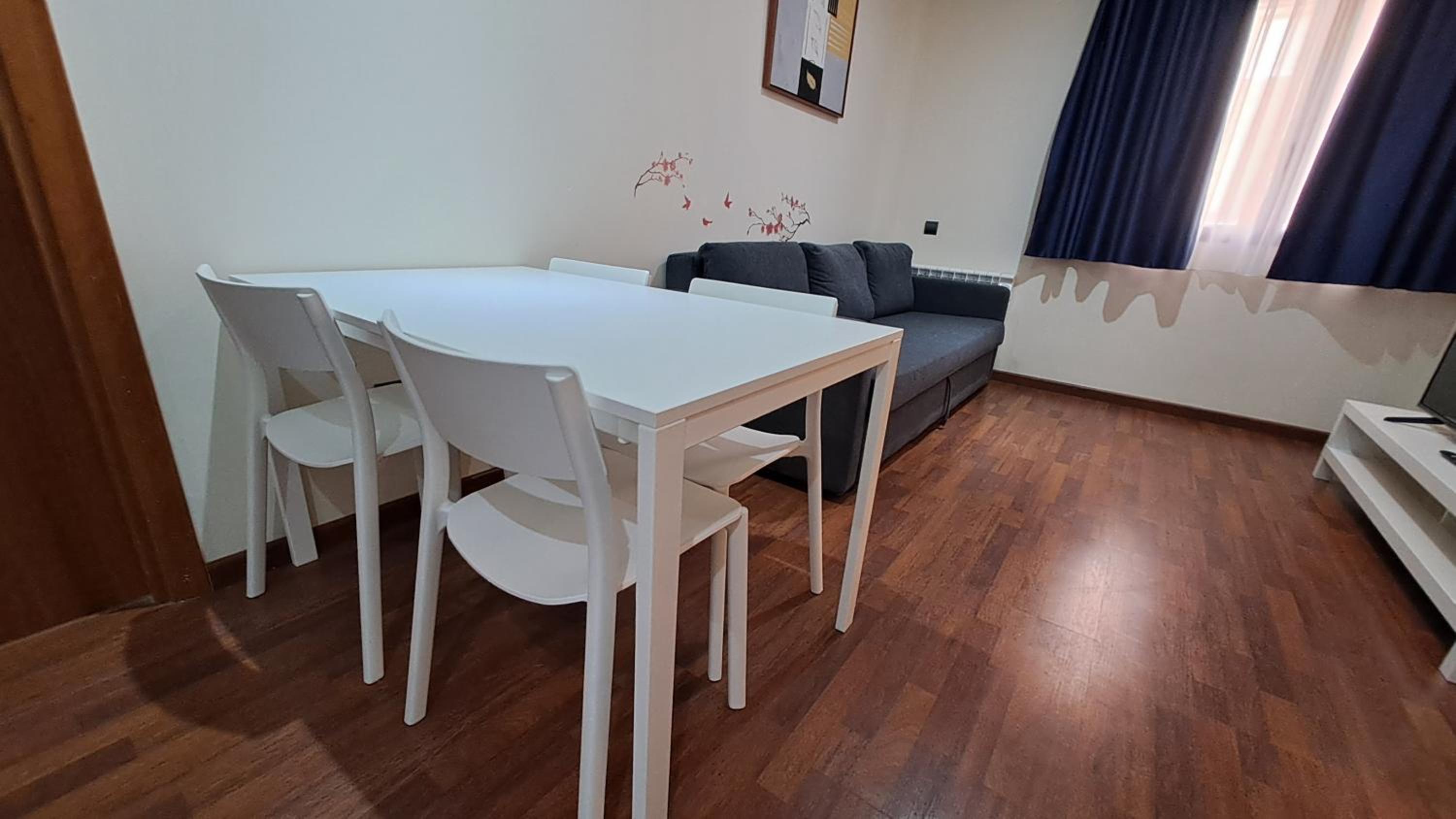 Apartment photo 2