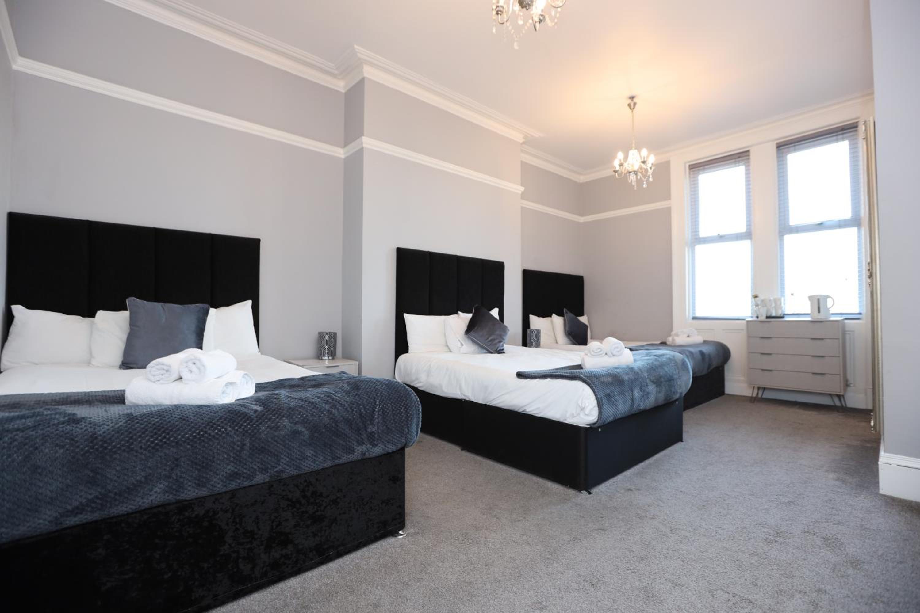 Executive Suite - Photo 1