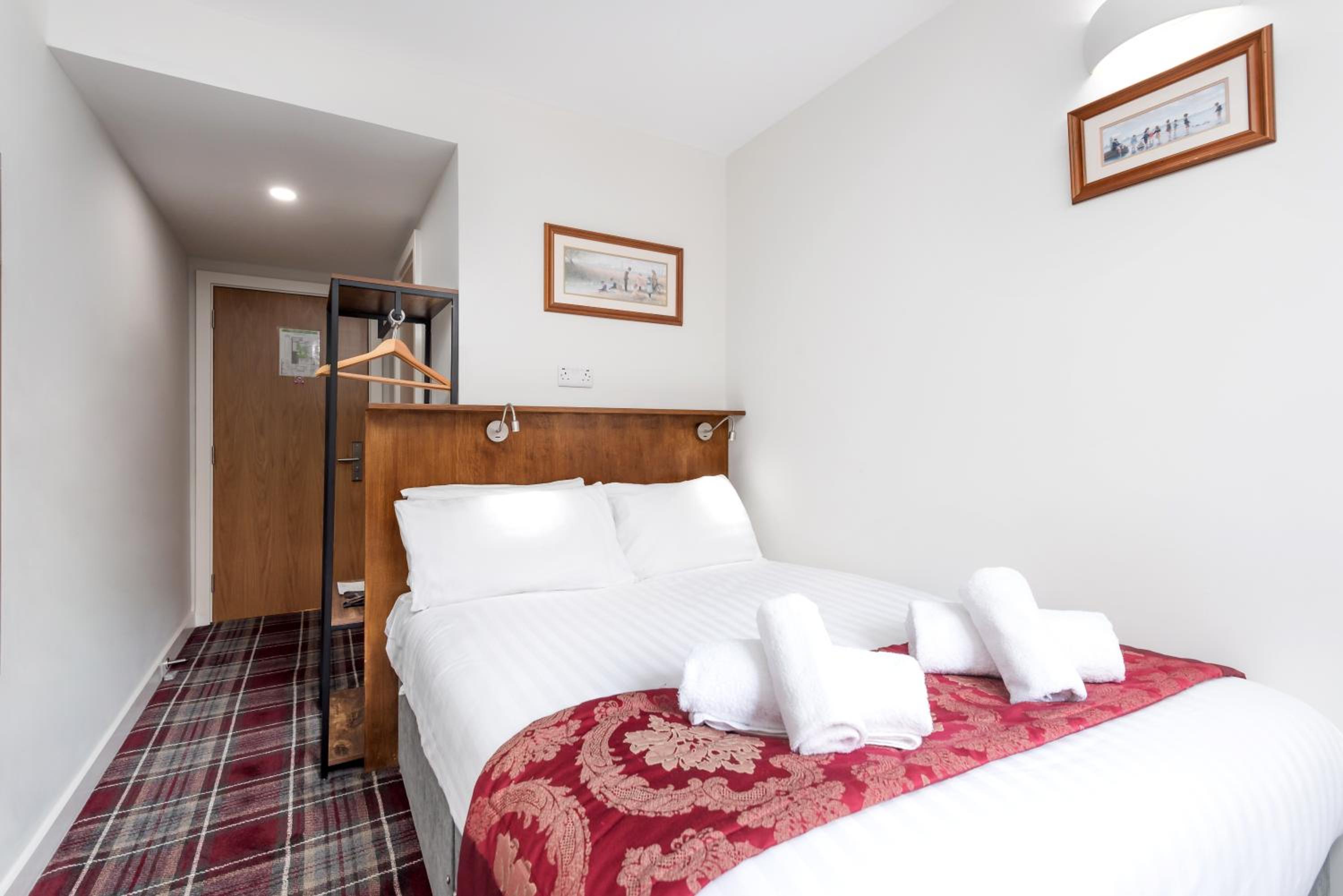 Budget Double Room - Photo 1