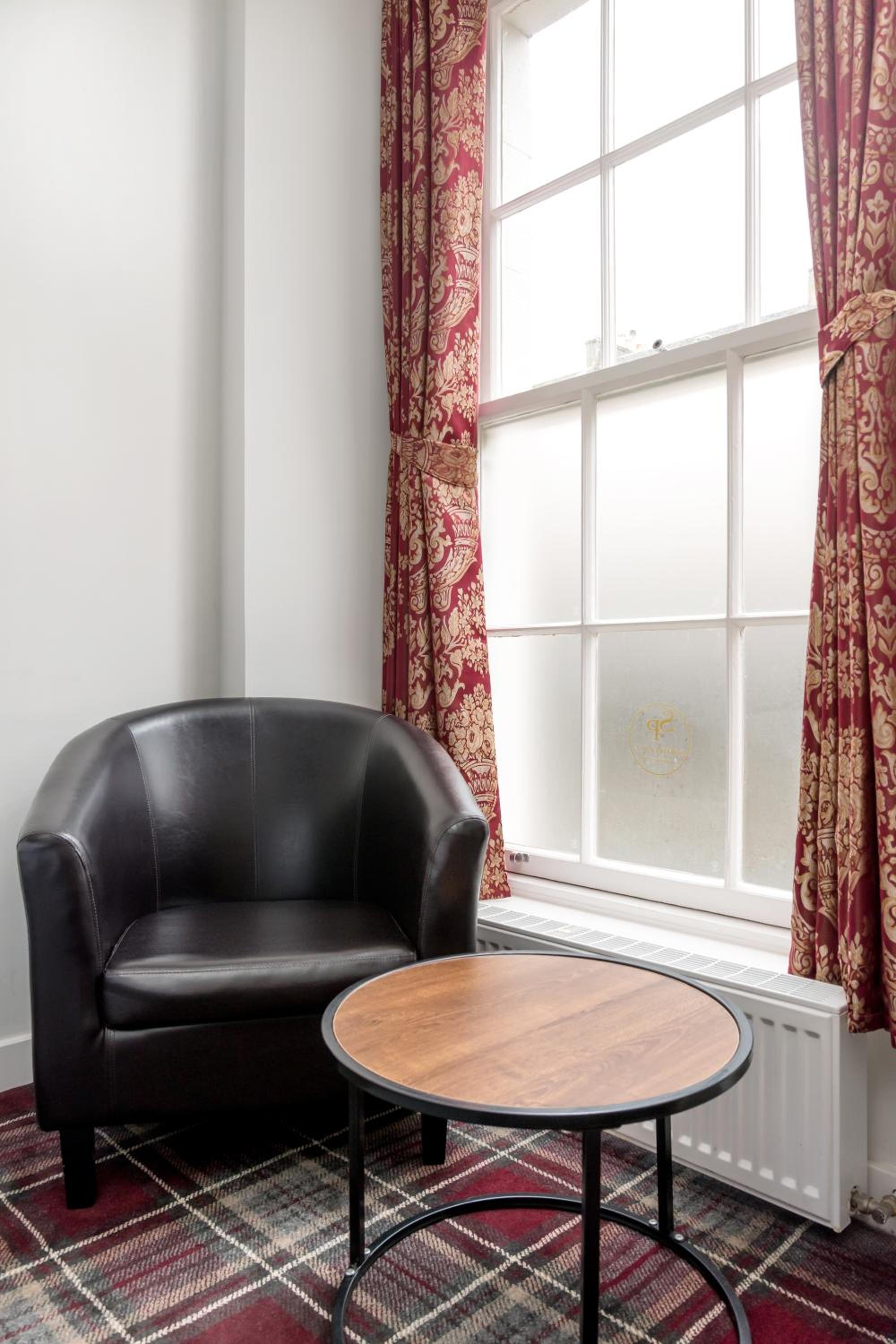 Budget Double Room - Photo 2