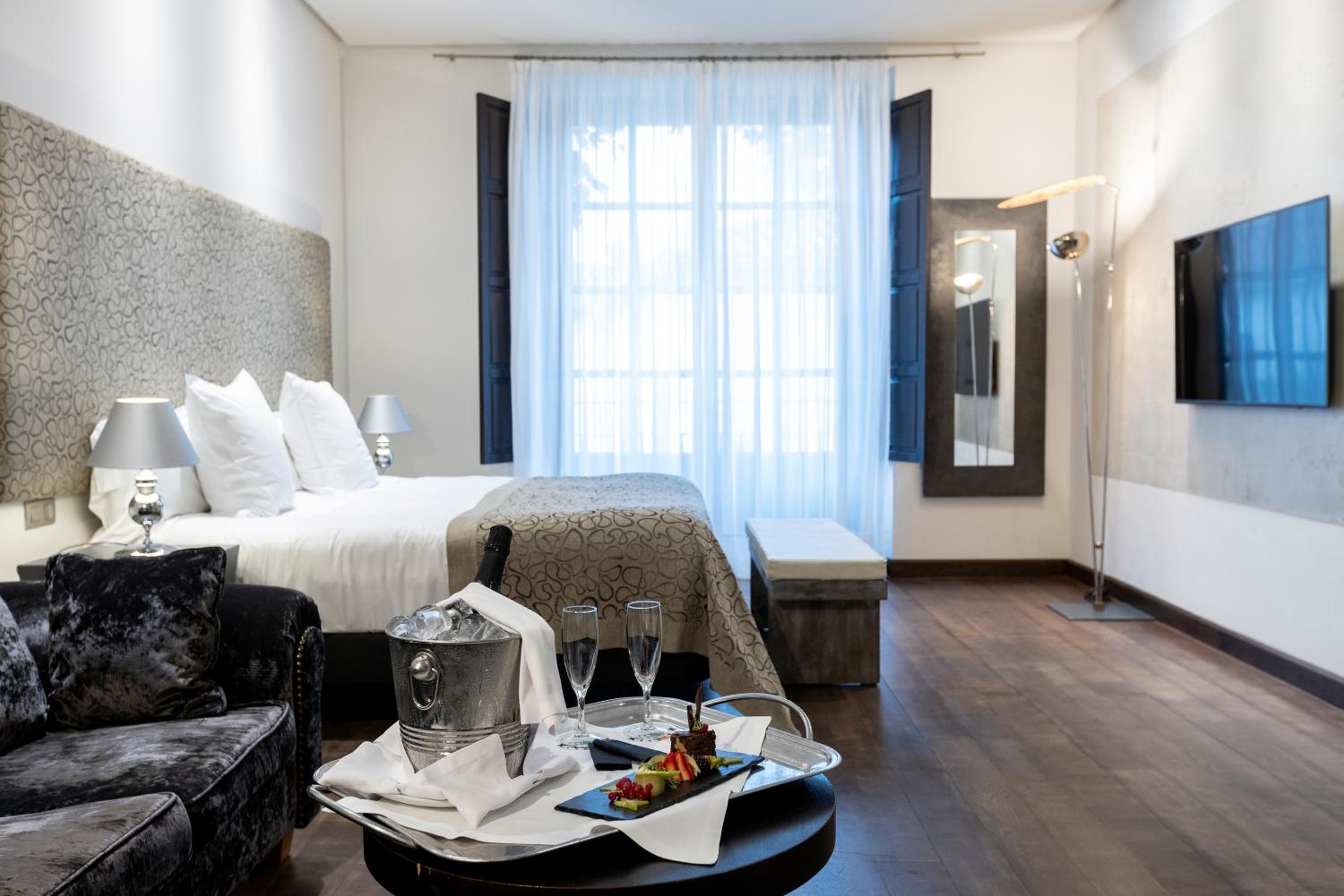 Junior Suite - Photo 1