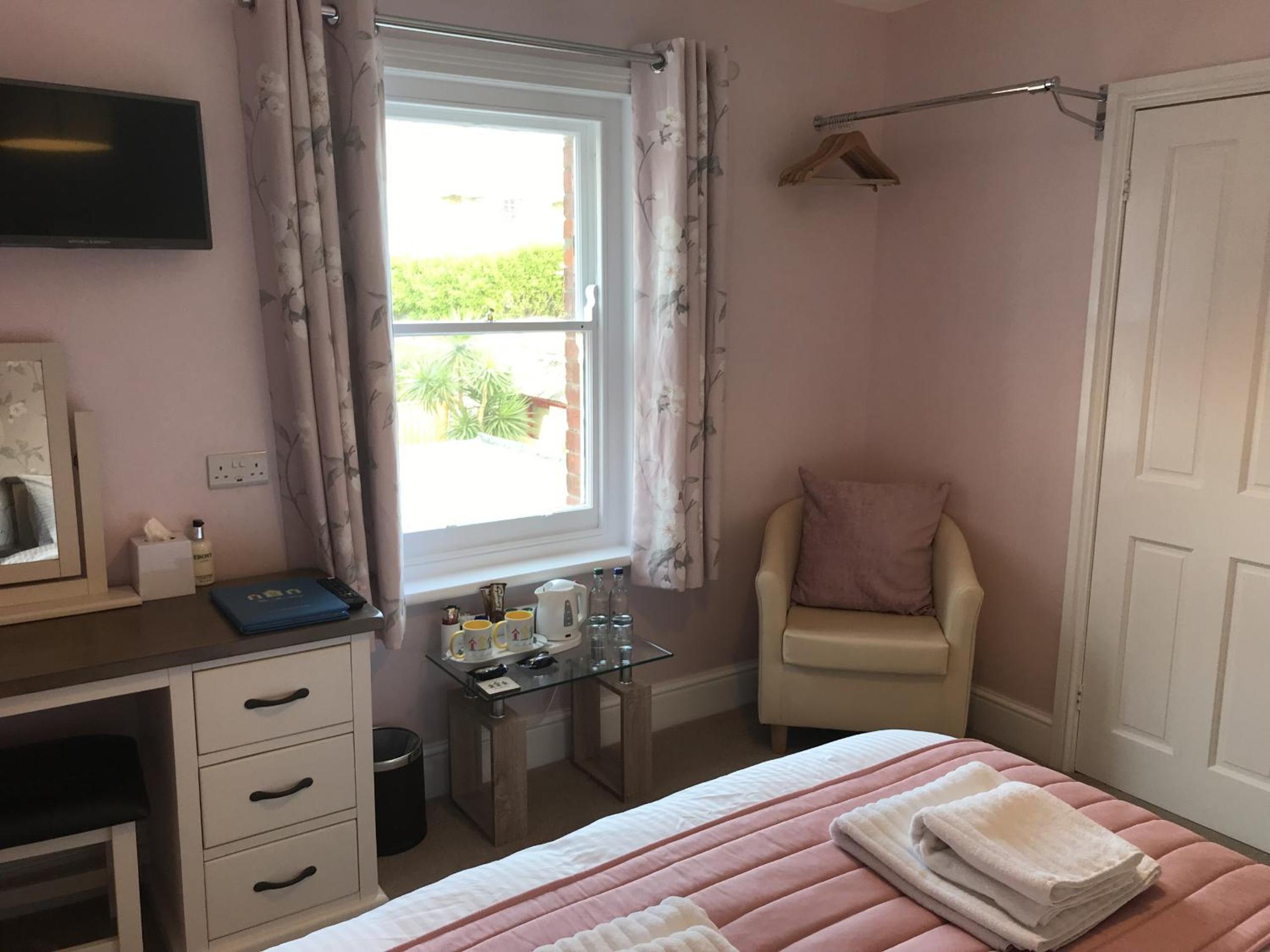 Double Room with Private Bathroom photo 3