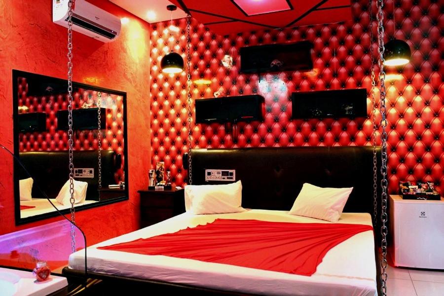 Suite with Spa Bath - Photo 2
