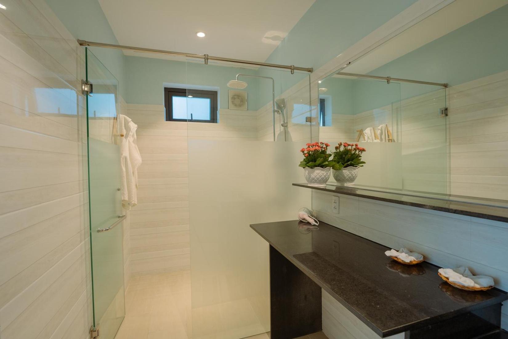Triple Room with Pool View photo 2