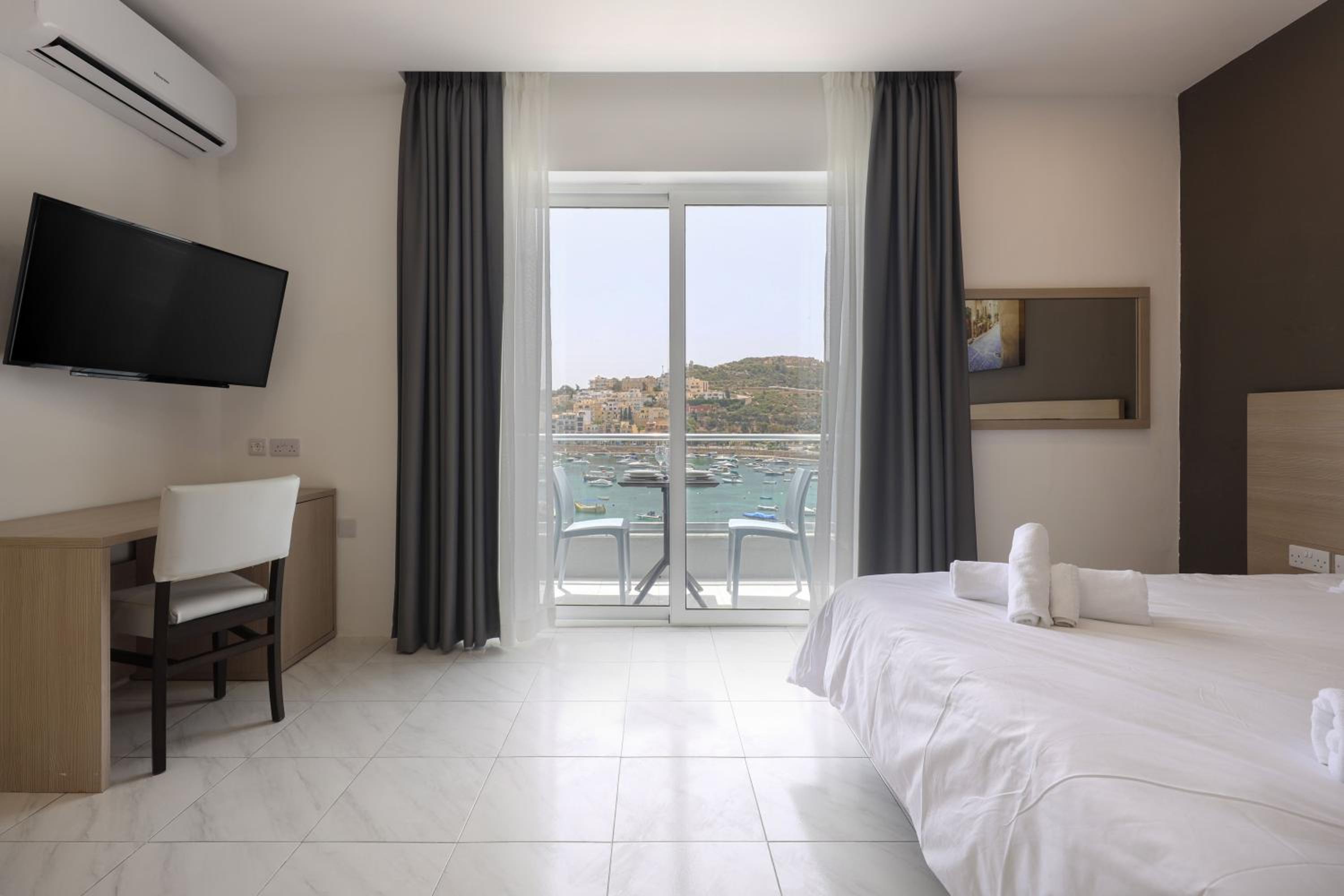 Studio with Sea View