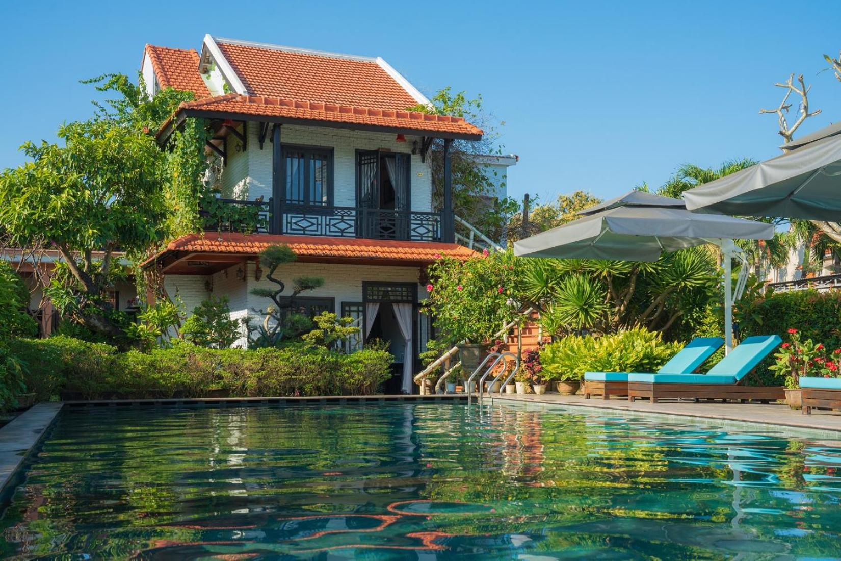 Triple Room with Pool View photo 3