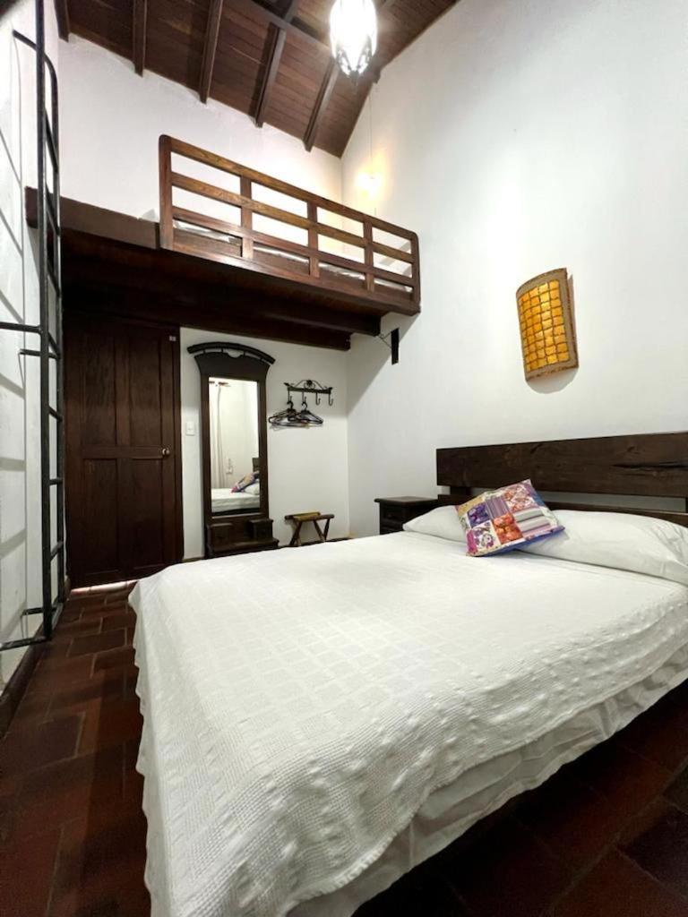 Double Room with Shared Bathroom photo 1