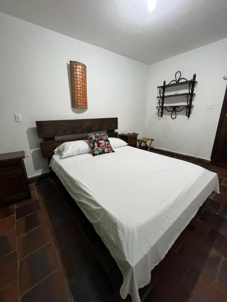 Double Room with Shared Bathroom photo 2