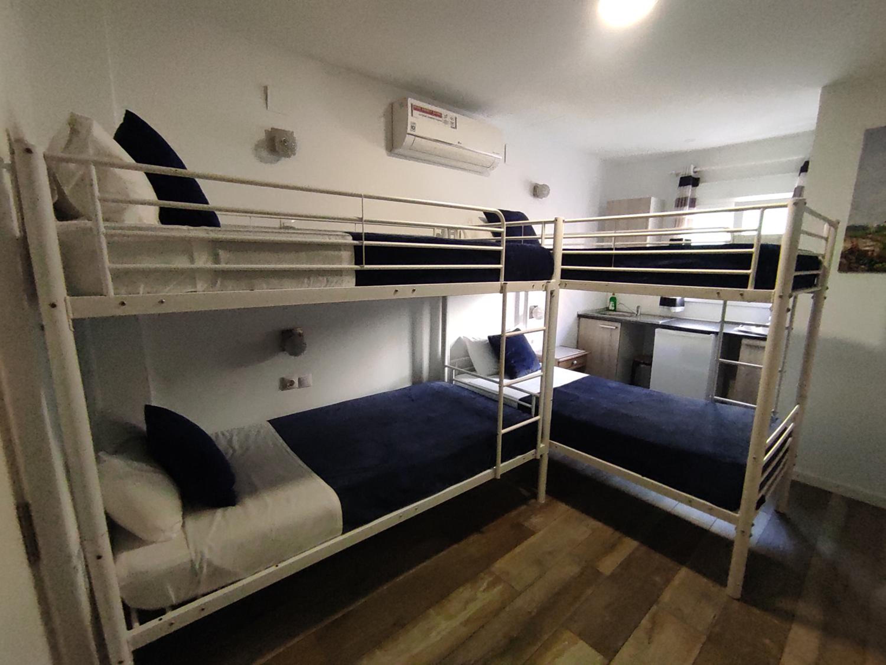 Deluxe Double Room with Shower - Photo 3