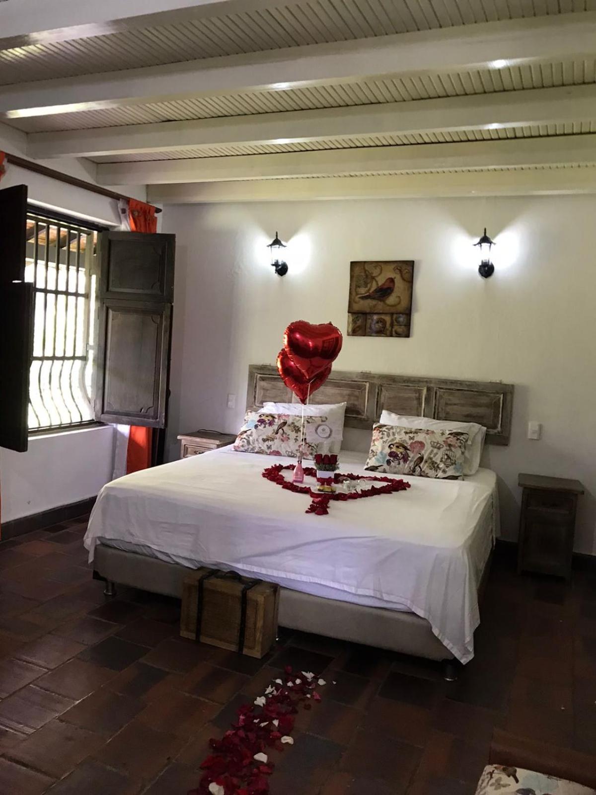 Deluxe King Suite photo 1
