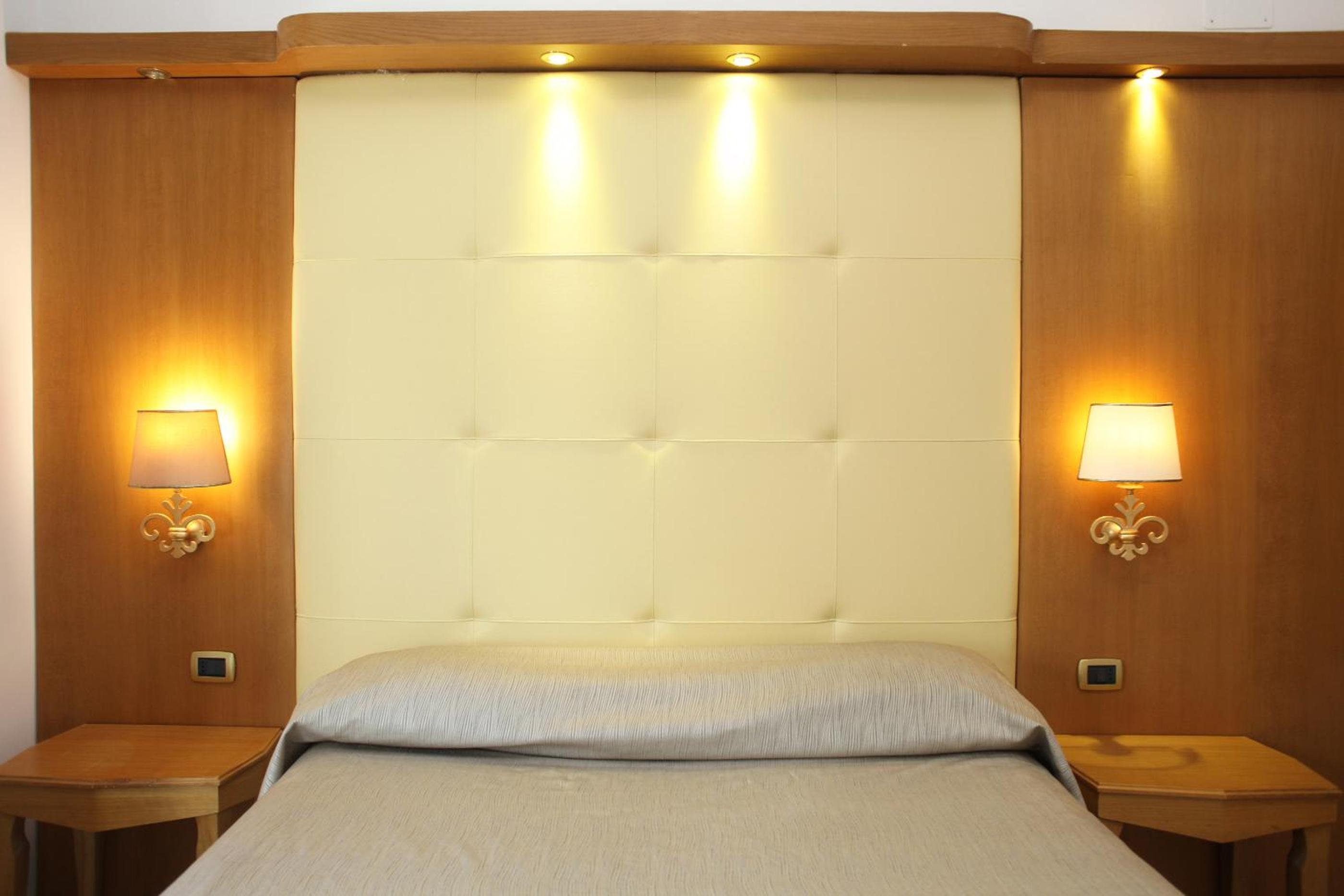 Standard Triple Room photo 2