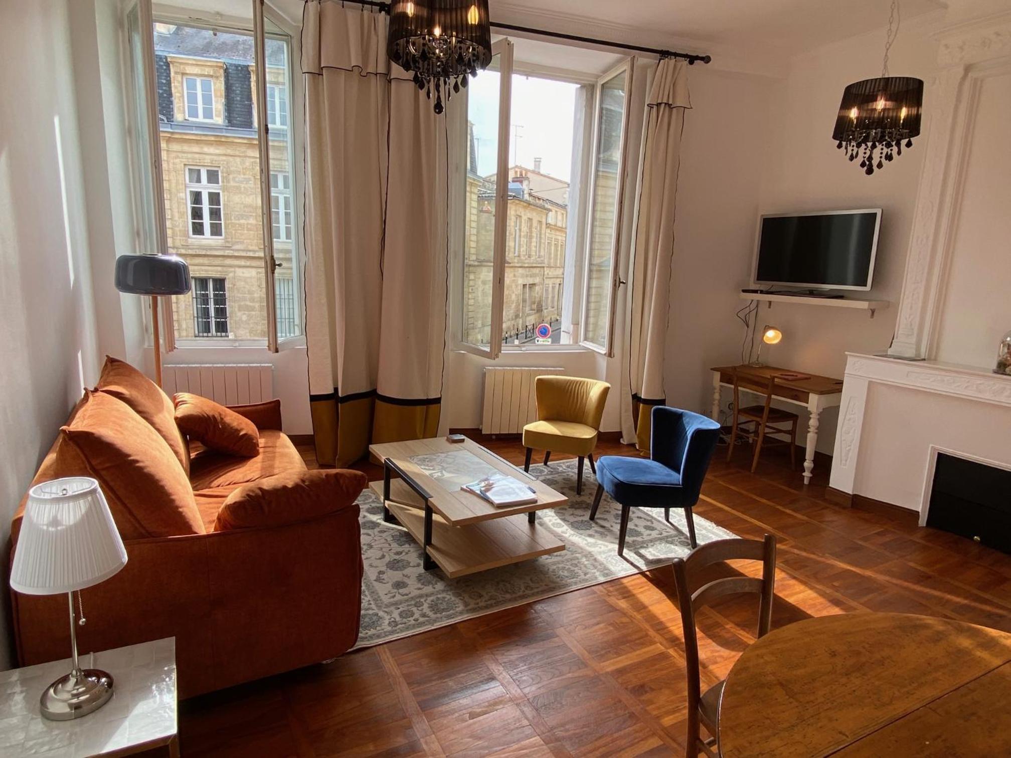 Apartment photo 2