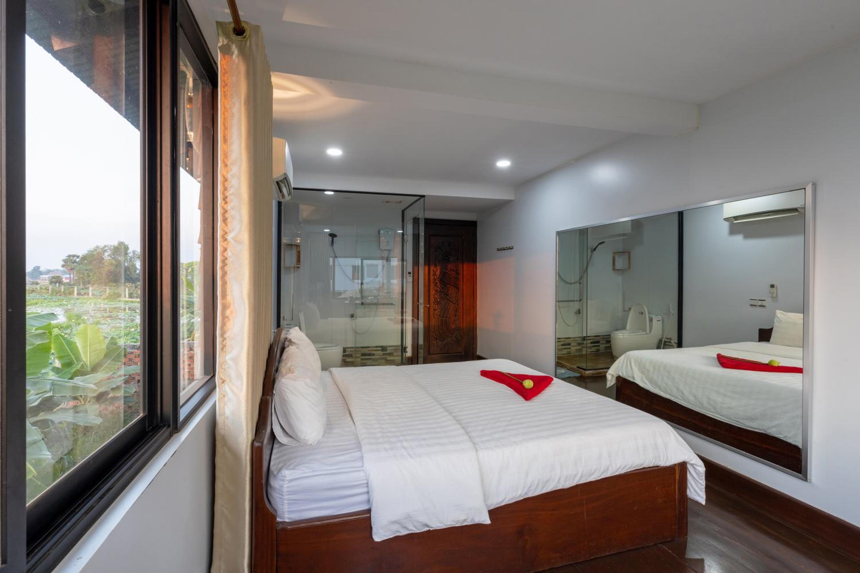 Four-Bedroom House photo 2