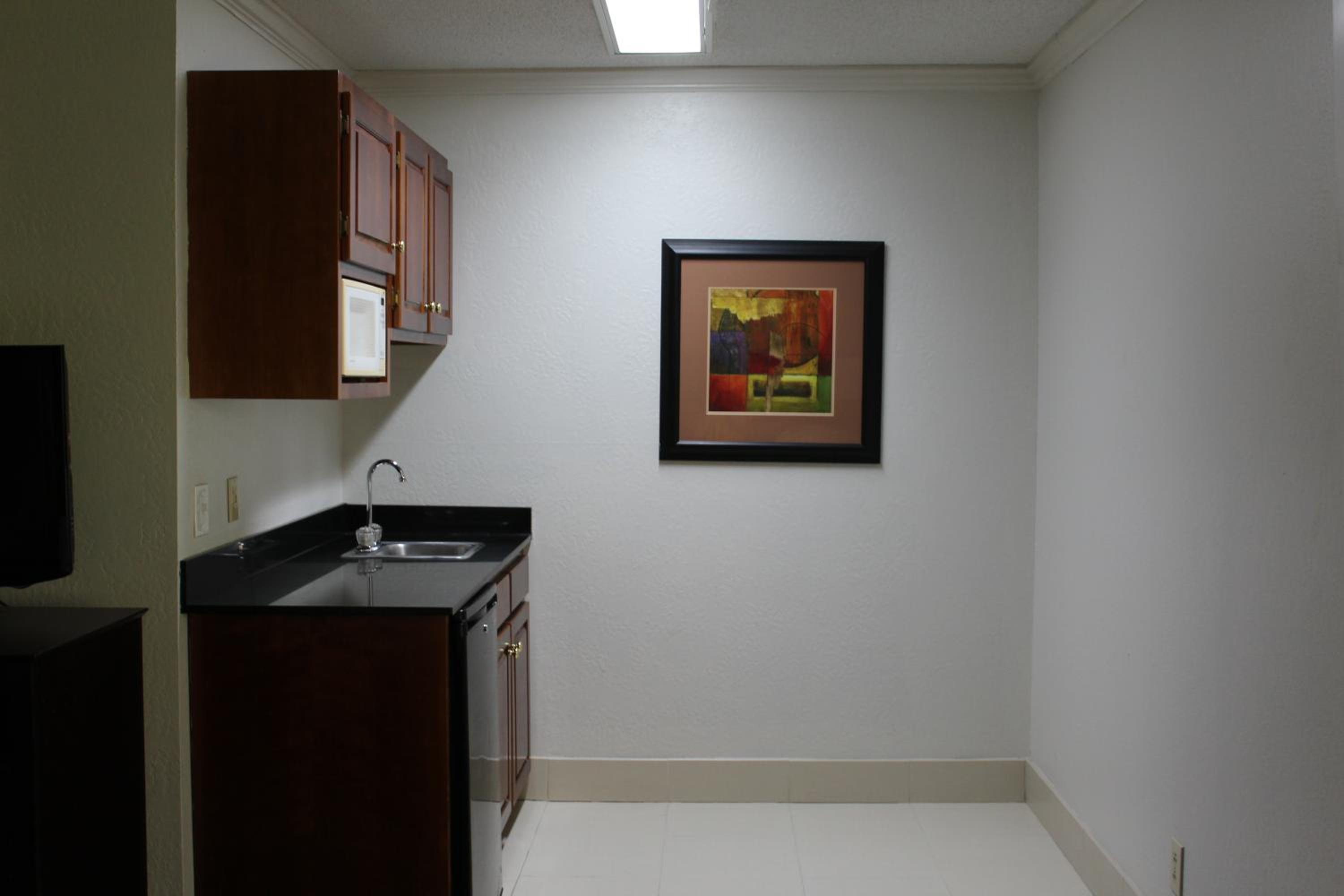 Executive King Suite - Non Smoking - Photo 4