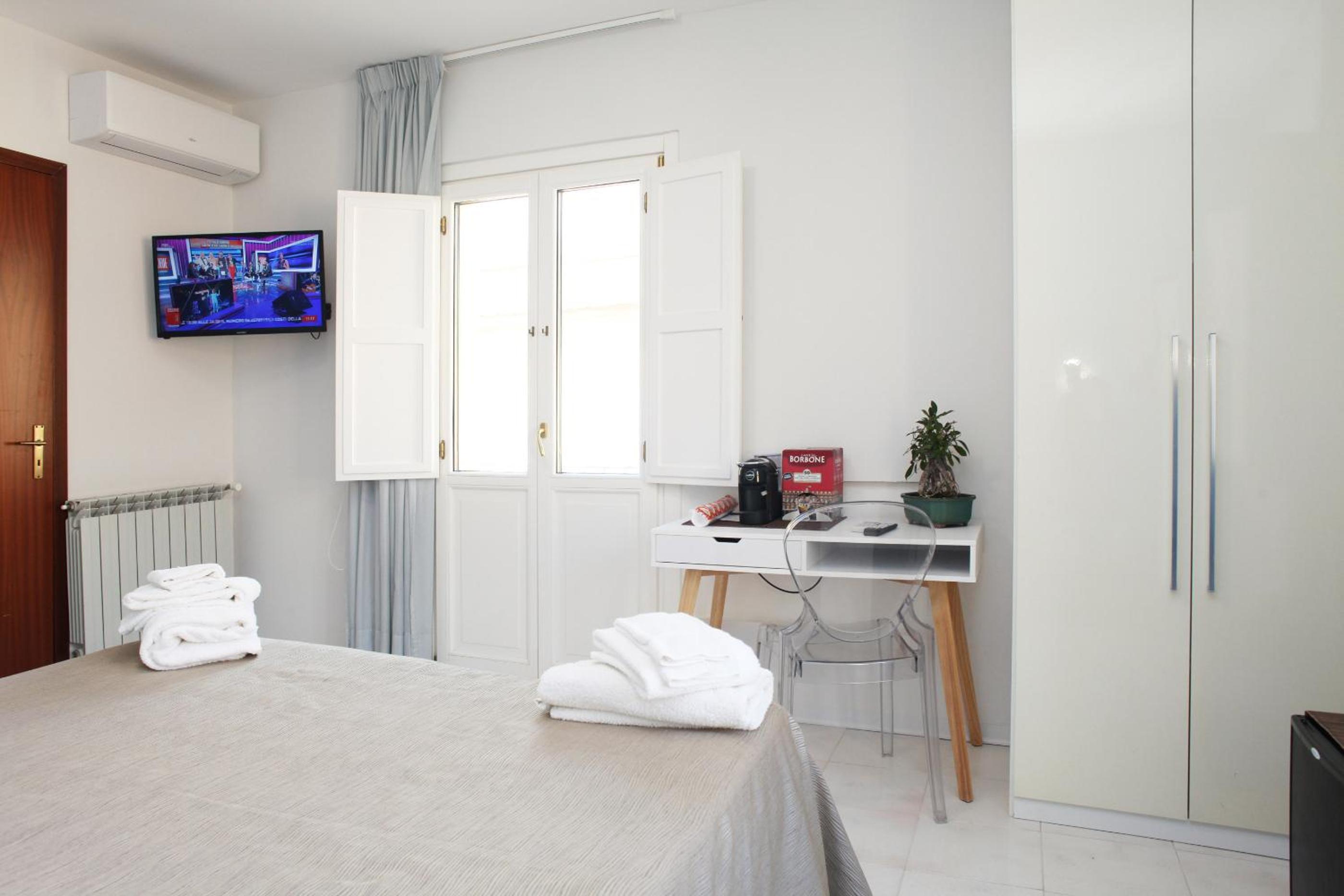 Quadruple Room with Balcony photo 2