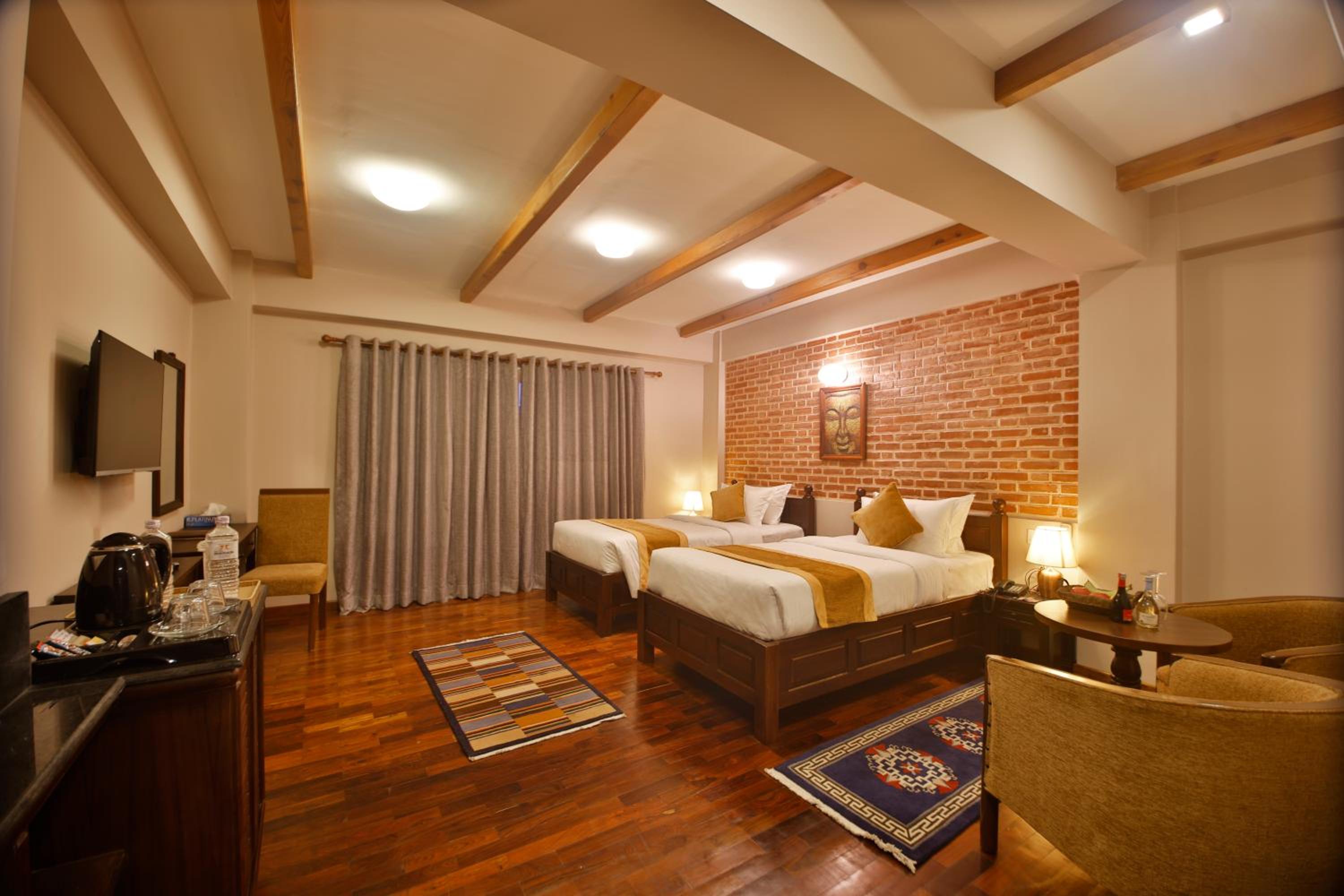 Deluxe Double or Twin Room - Photo 5