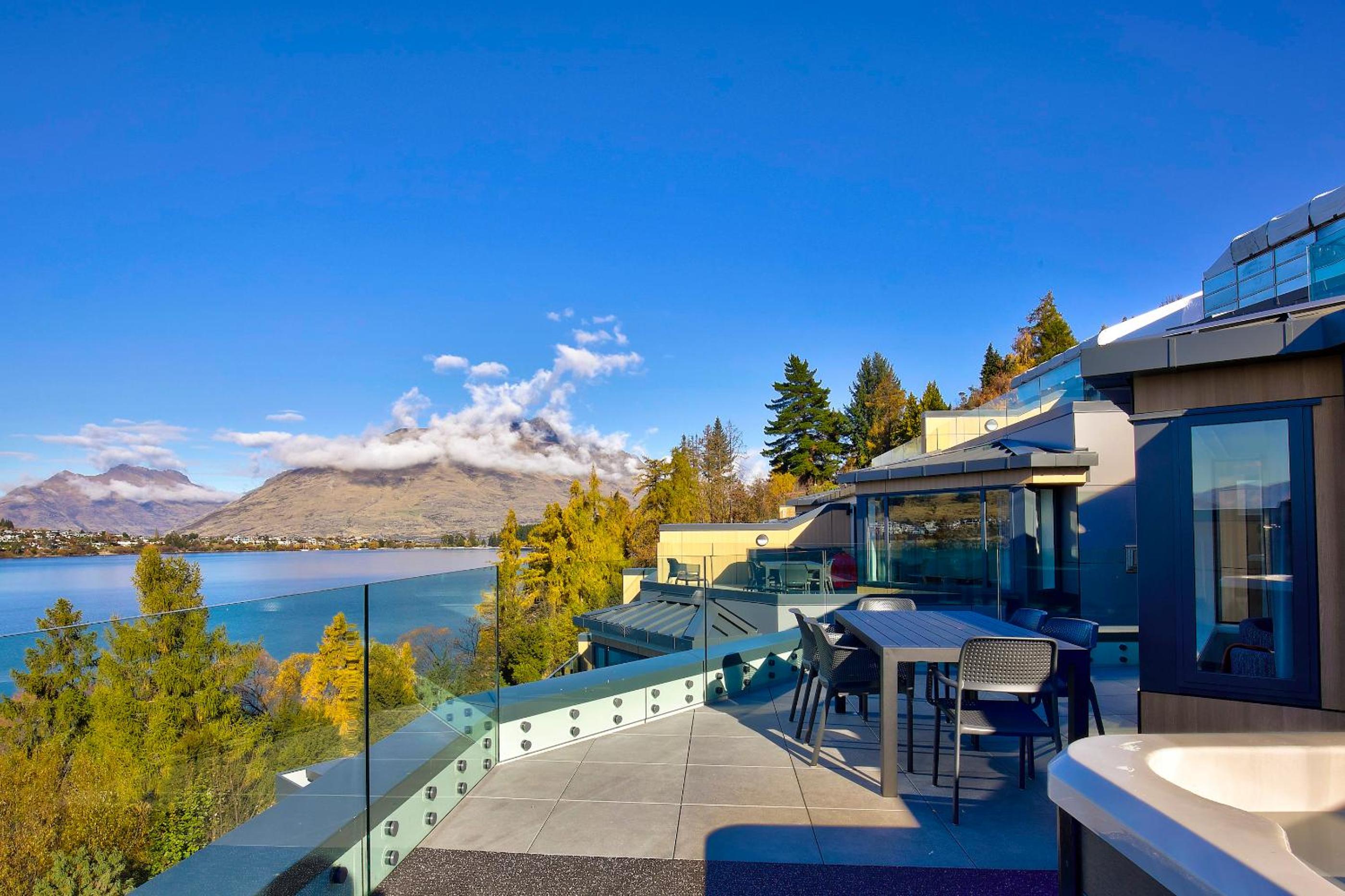 4 Bedroom Penthouse Spa – No Housekeeping