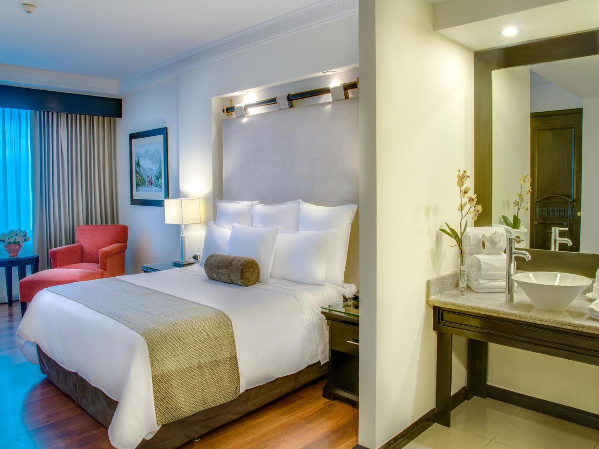 Business One King Size Bed (adults only) - Photo 5