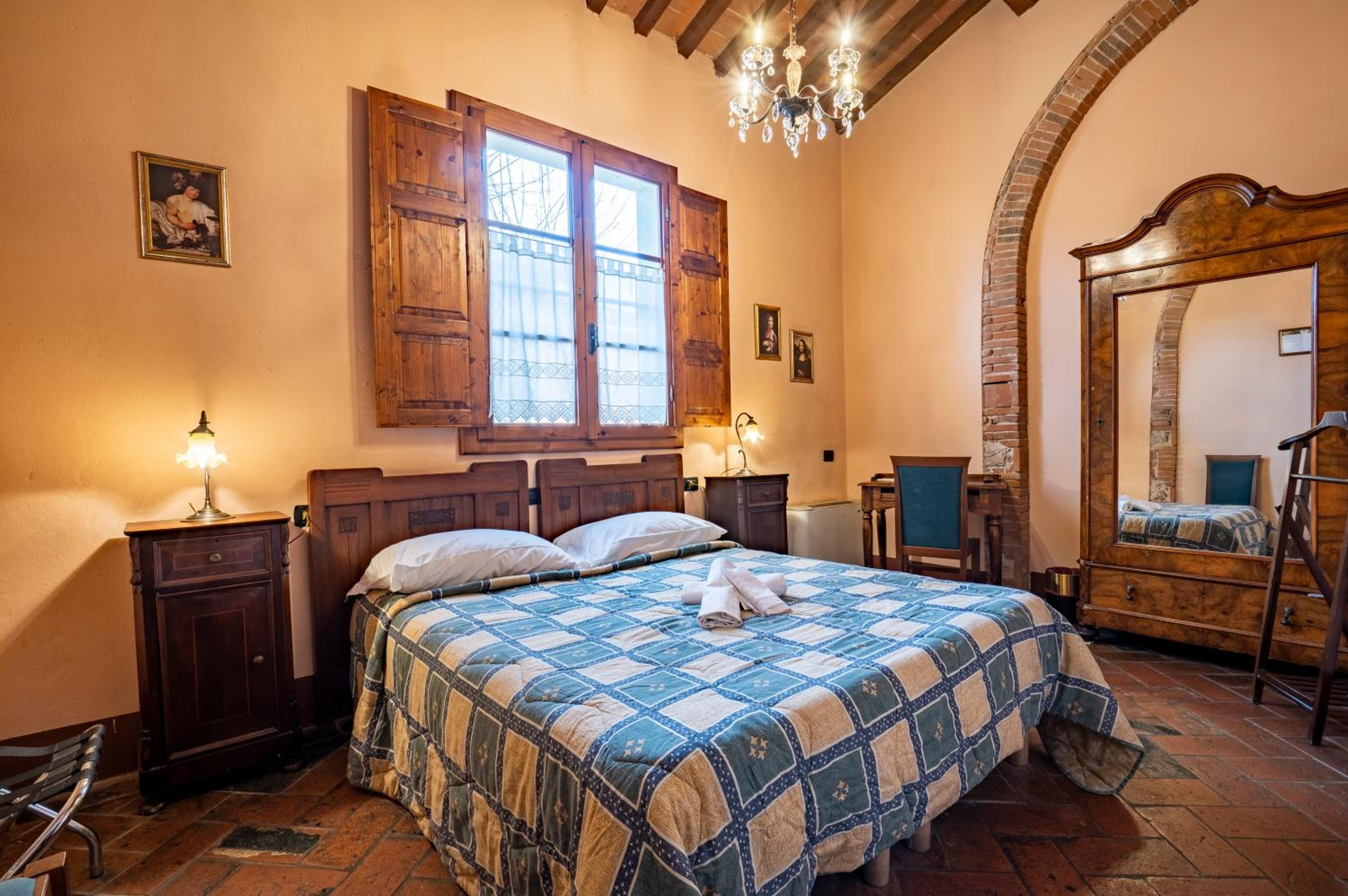 Economy Double Room - Photo 6